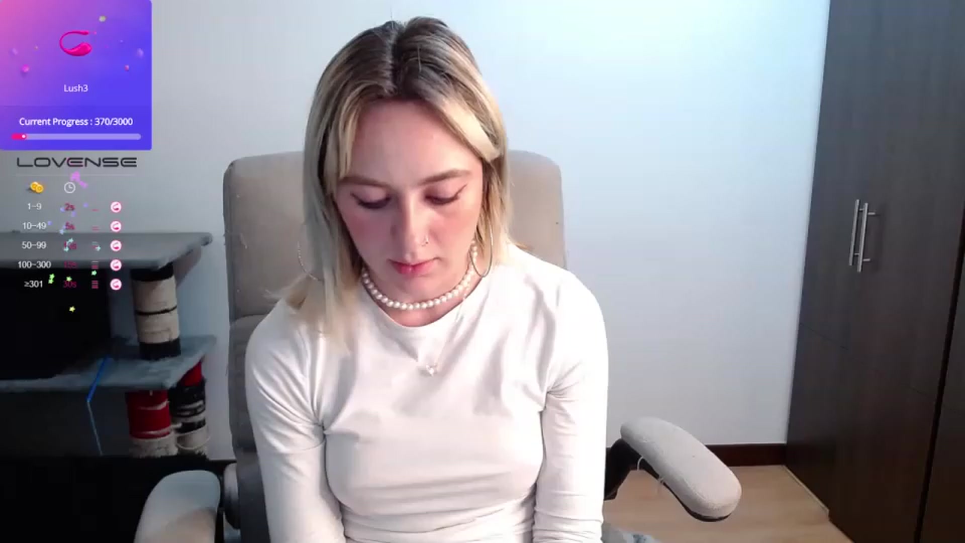 Gallery image thumbnail from Ashley0000's myfreecams stream on, 07/11/2023, 24:20 image 19 of 20