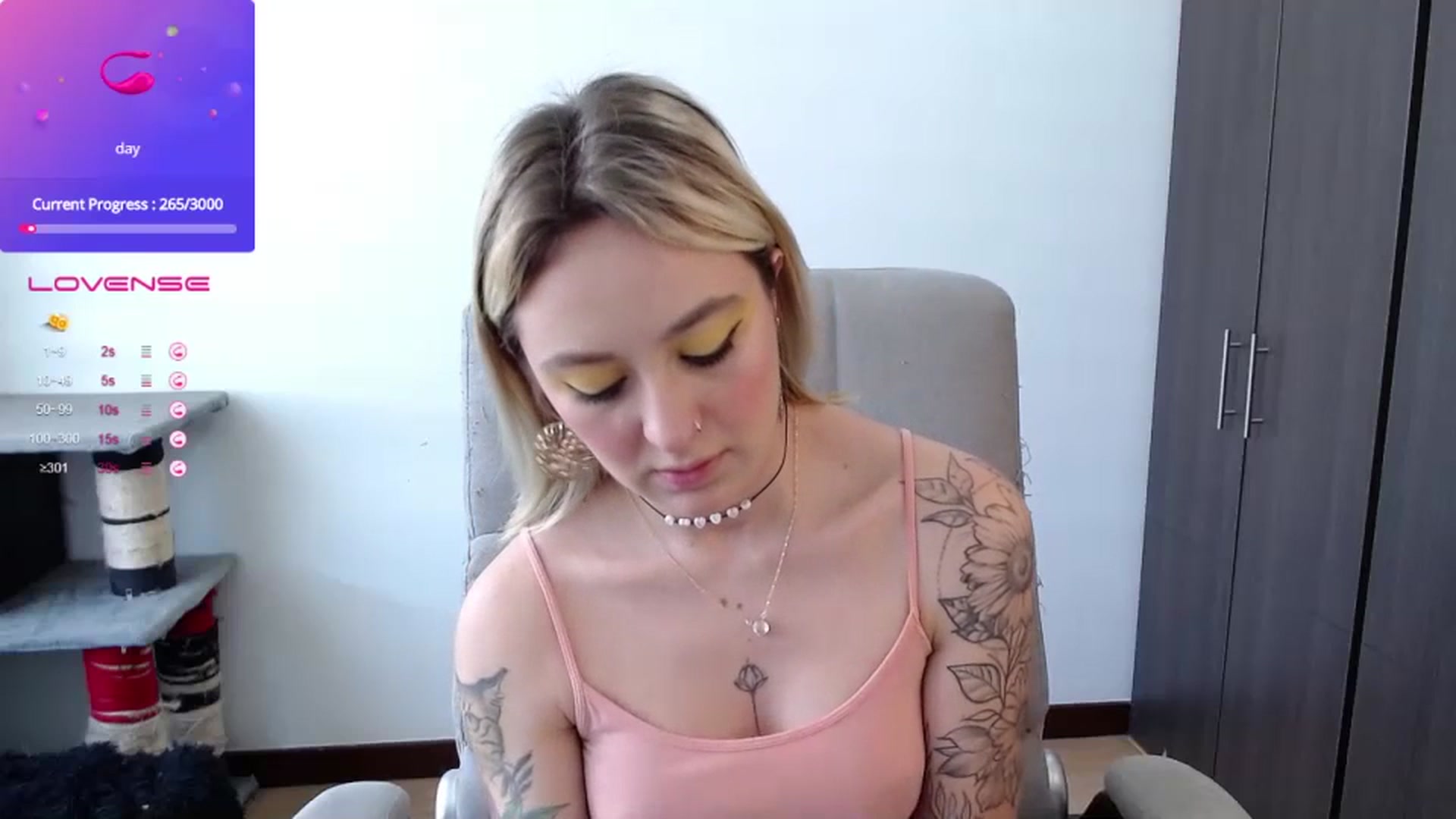Gallery image thumbnail from Ashley0000's myfreecams stream on, 07/13/2023, 16:58 image 18 of 20