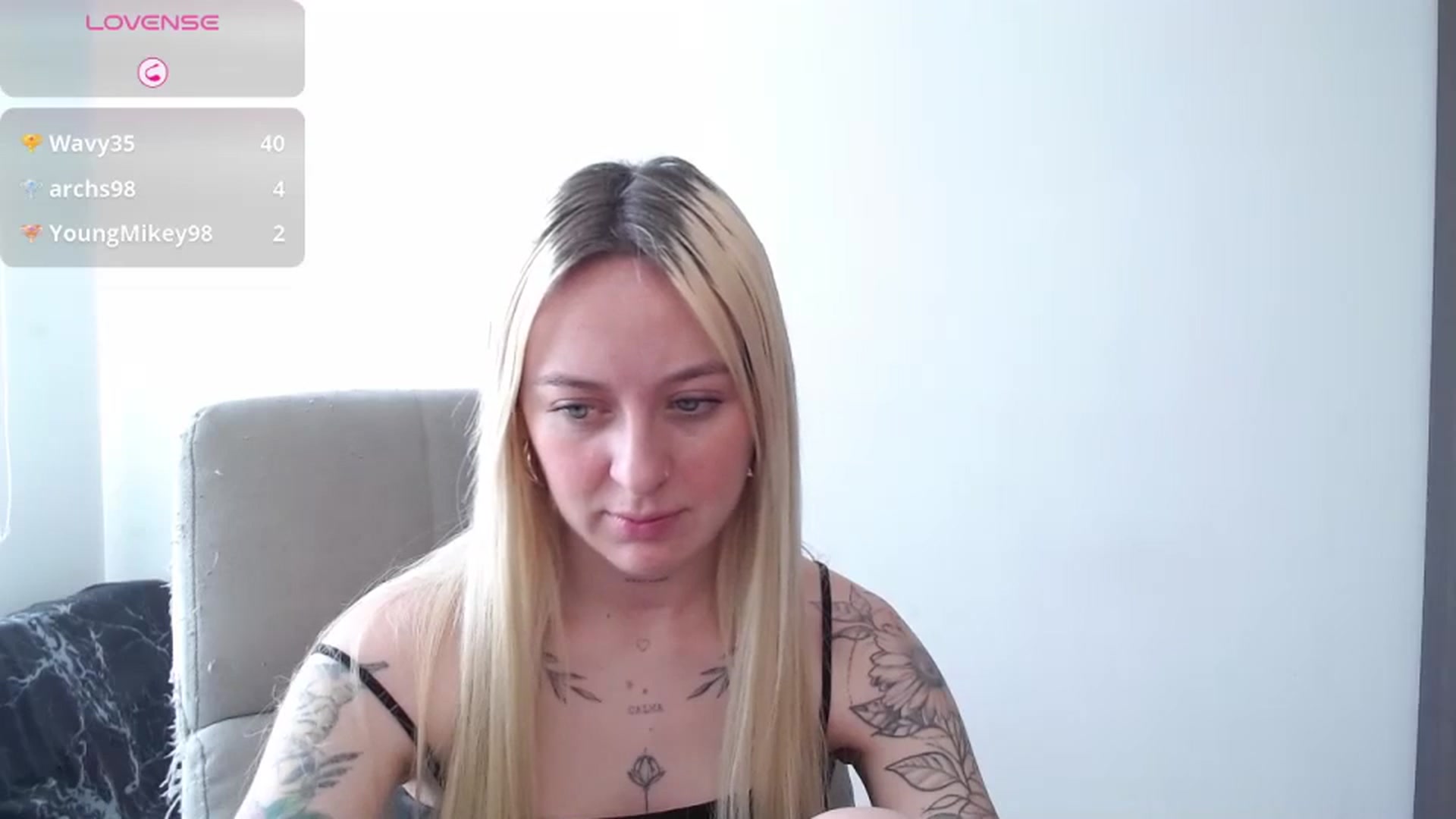 Gallery image thumbnail from Ashley0000's myfreecams stream on, 01/16/2025, 16:51 image 12 of 20