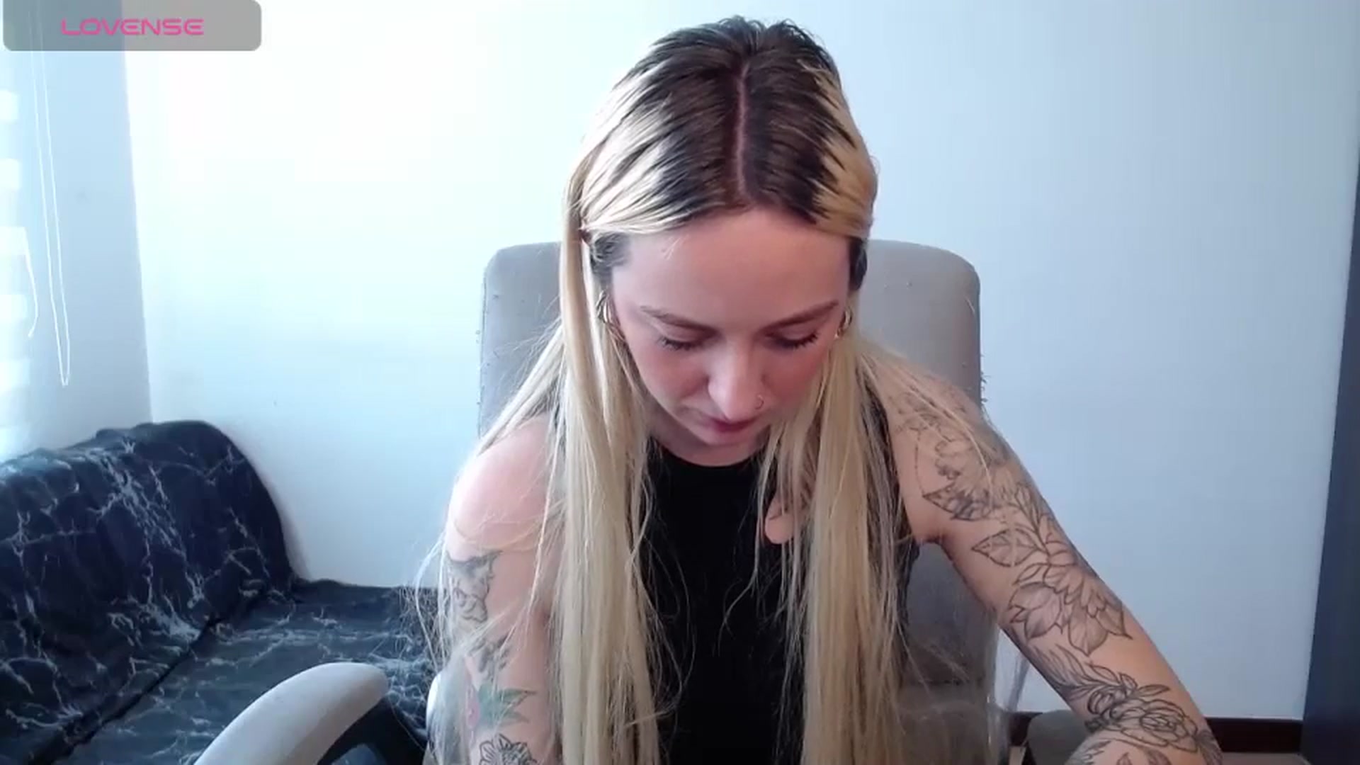 Gallery image thumbnail from Ashley0000's myfreecams stream on, 01/20/2025, 17:31 image 18 of 20
