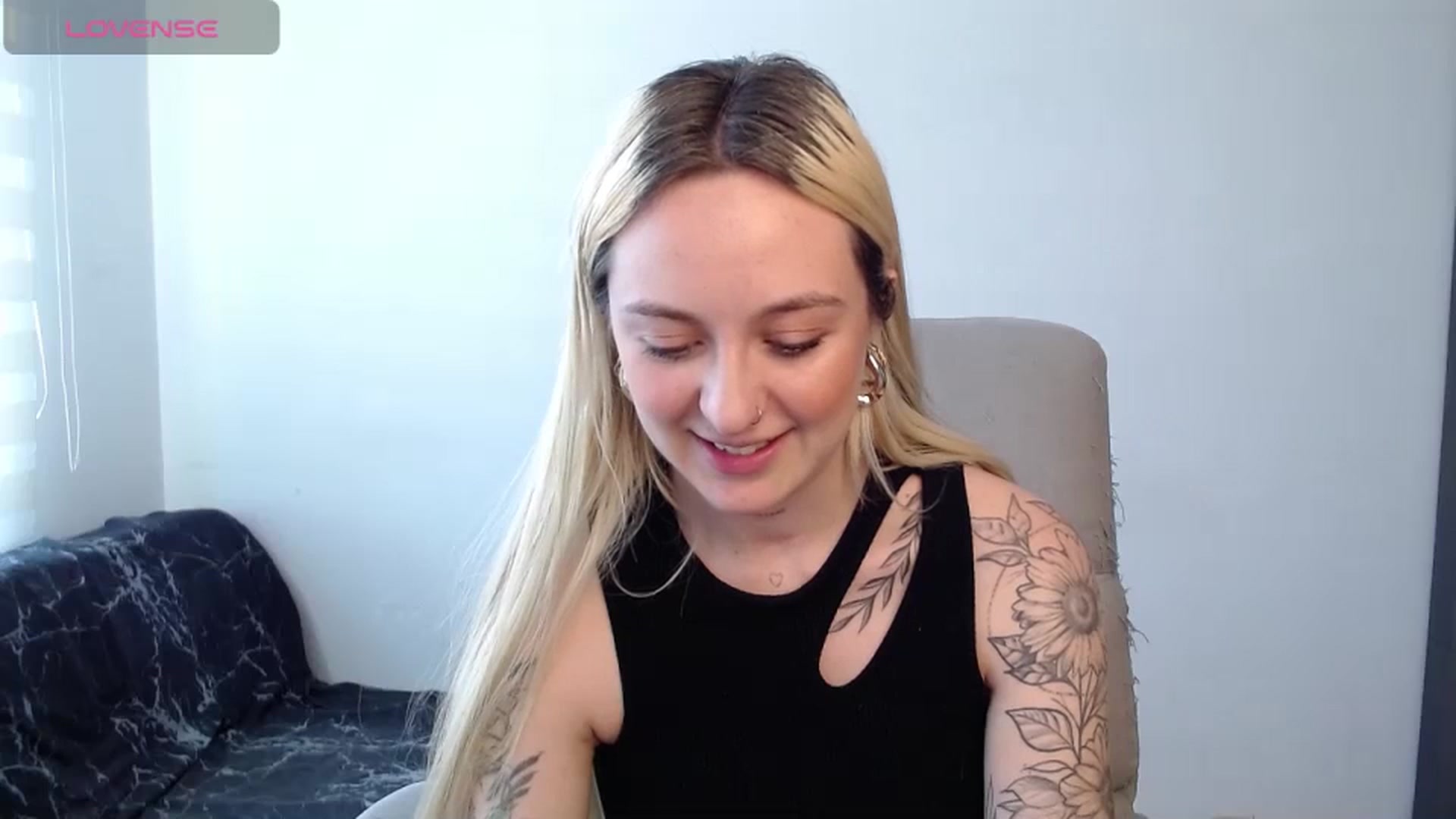 Gallery image thumbnail from Ashley0000's myfreecams stream on, 01/20/2025, 17:56 image 6 of 20