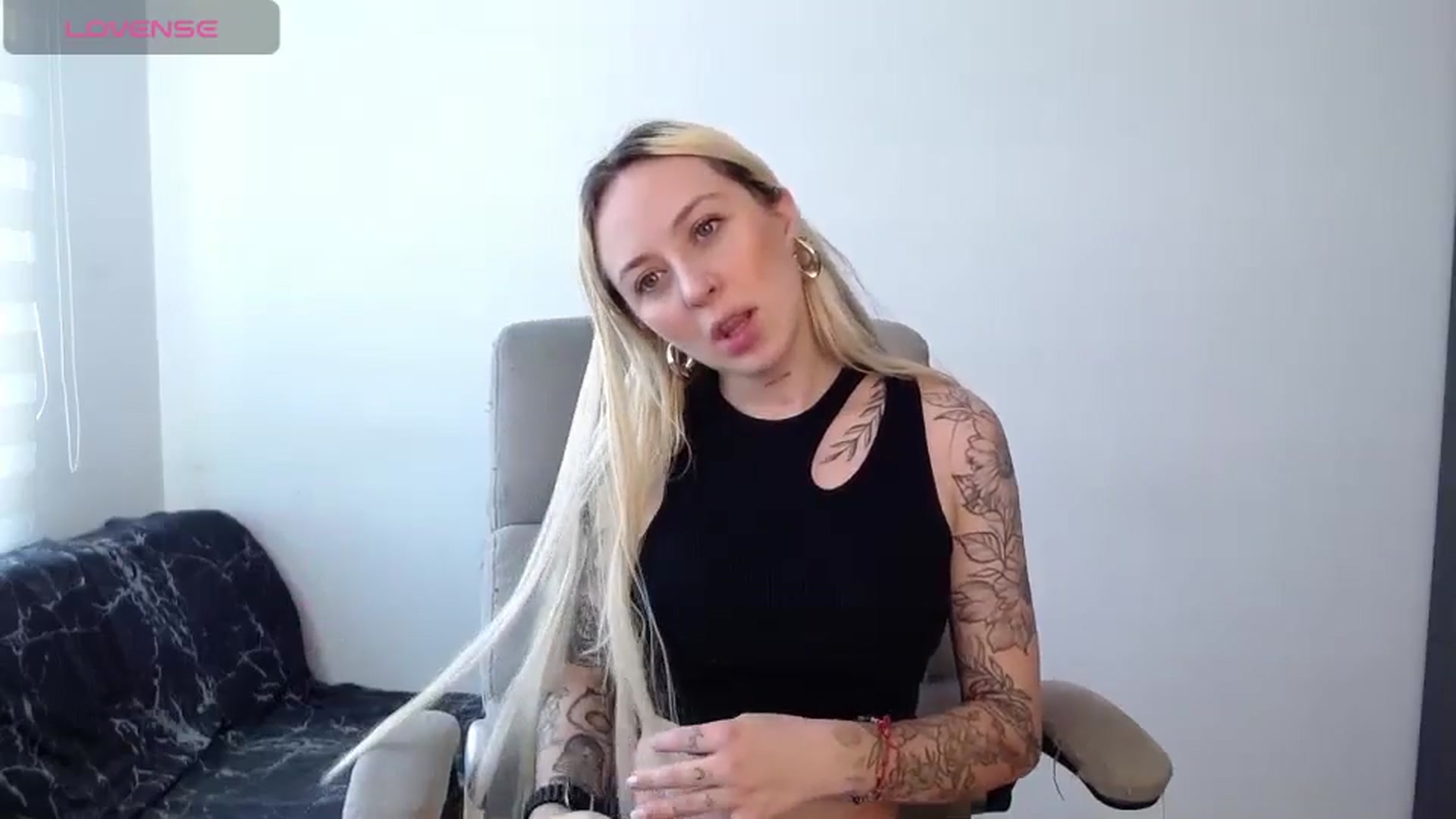 Gallery image thumbnail from Ashley0000's myfreecams stream on, 01/20/2025, 17:56 image 5 of 20