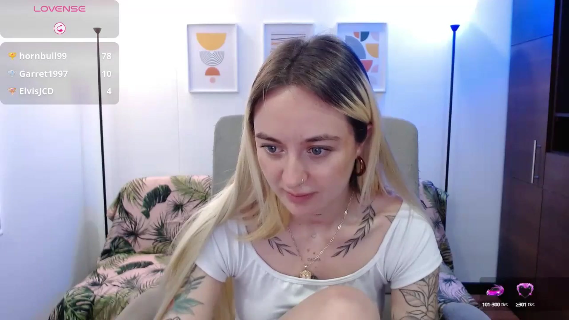 Gallery image thumbnail from Ashley0000's myfreecams stream on, 04/22/2025, 20:03 image 19 of 20