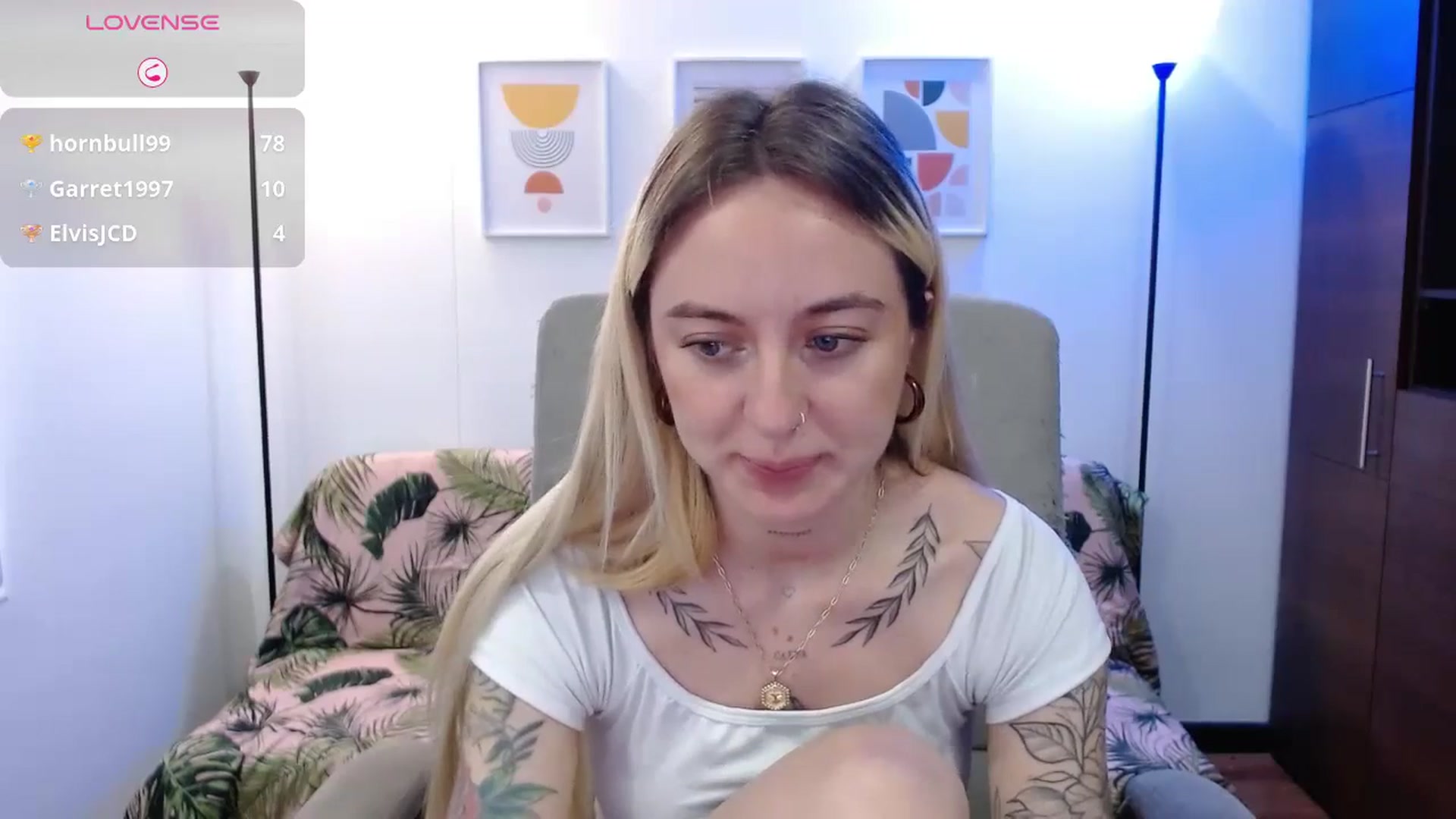 Gallery image thumbnail from Ashley0000's myfreecams stream on, 04/22/2025, 20:03 image 17 of 20
