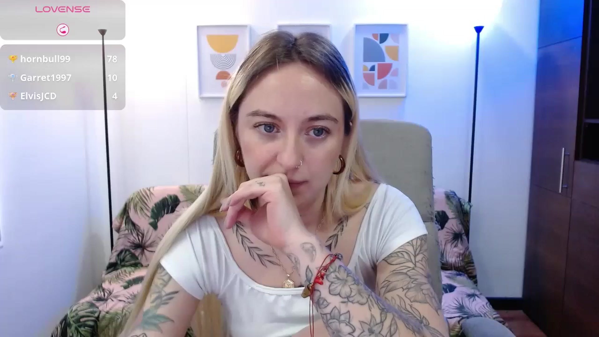 Gallery image thumbnail from Ashley0000's myfreecams stream on, 04/22/2025, 20:03 image 12 of 20