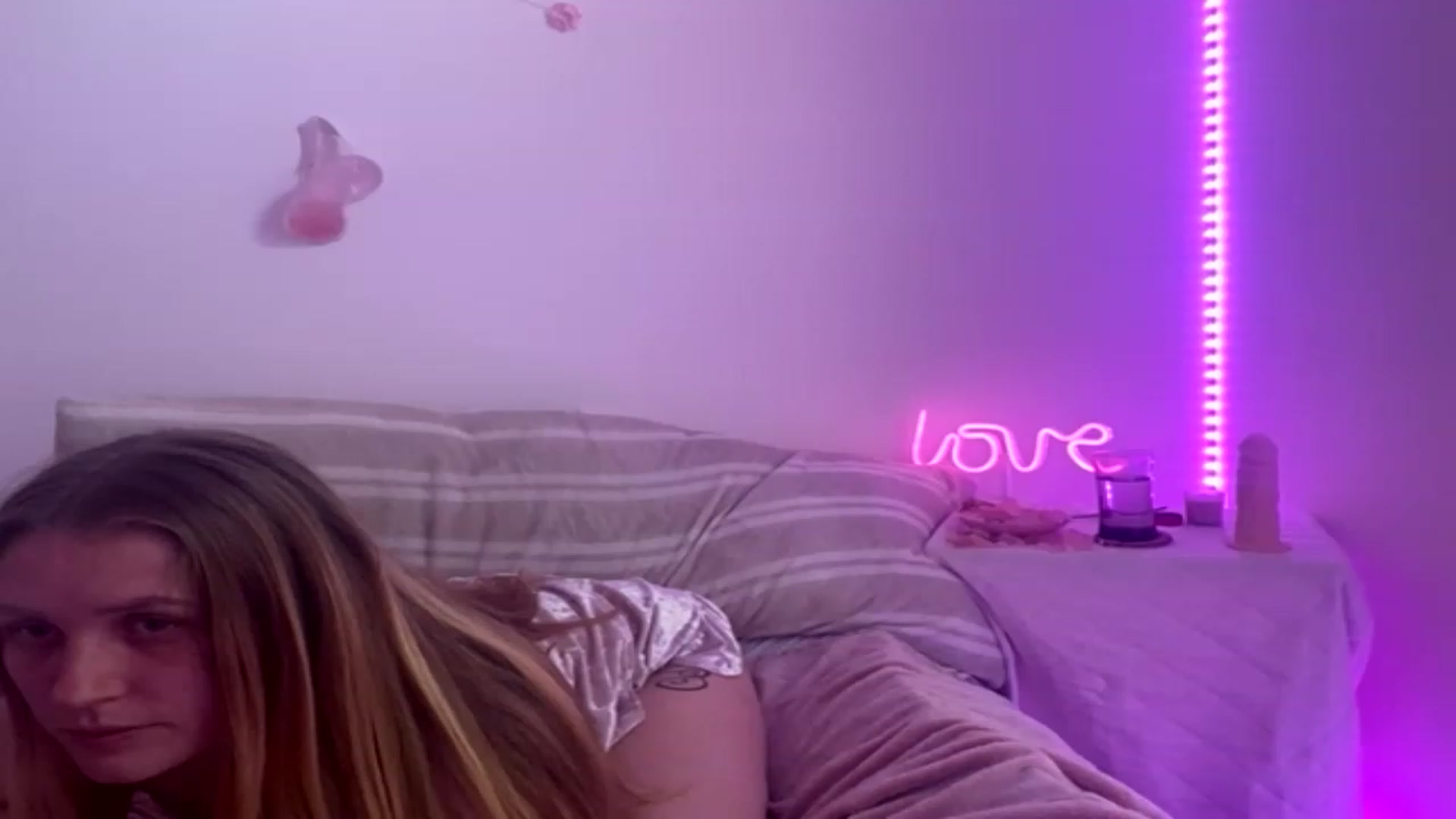 Gallery image thumbnail from Ashley1844's myfreecams stream on, 11/29/2022, 12:56 image 11 of 20