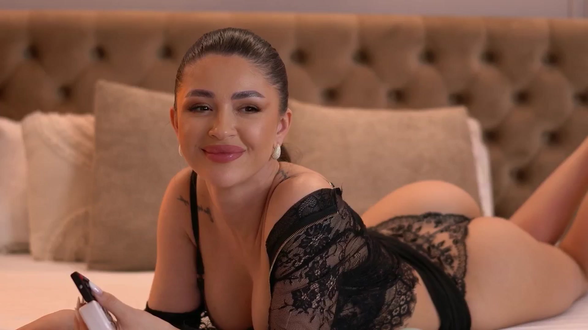 Gallery image thumbnail from AshleyBae's myfreecams stream on, 04/15/2025, 14:00 image 13 of 20