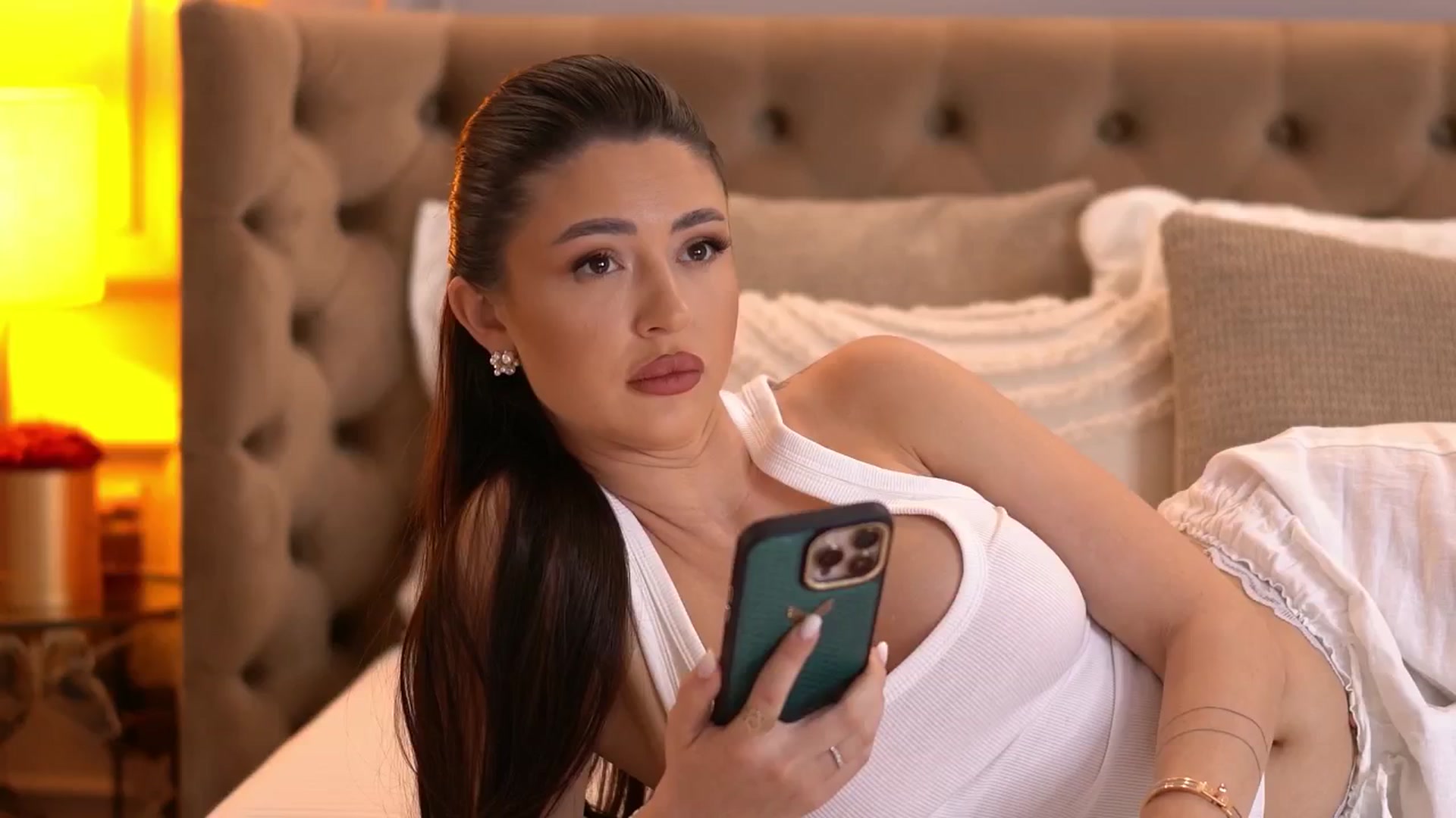 Gallery image thumbnail from AshleyBae's myfreecams stream on, 05/15/2025, 07:49 image 4 of 20