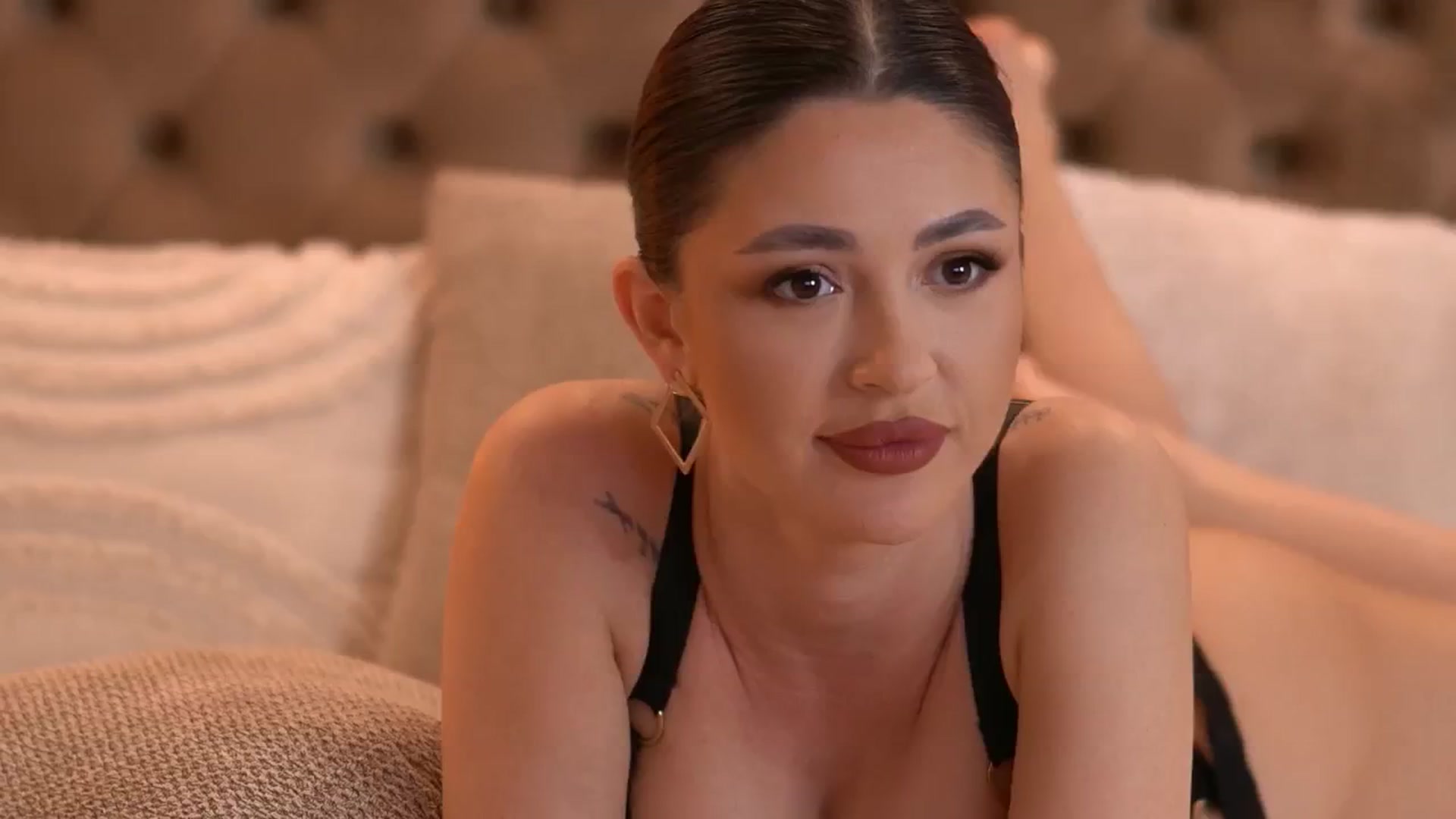 Gallery image thumbnail from AshleyBae's myfreecams stream on, 06/20/2025, 12:36 image 9 of 20