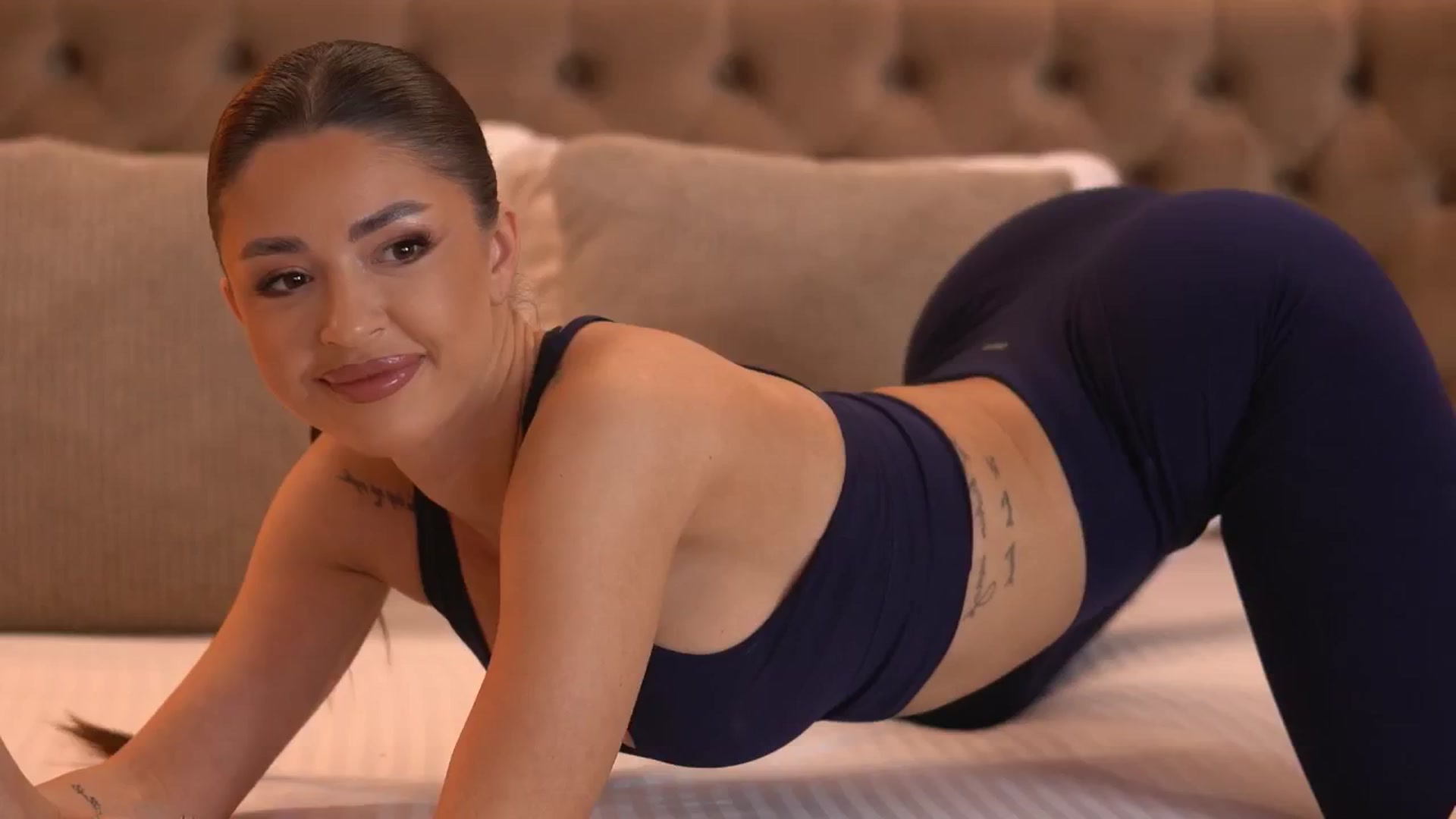 Gallery image thumbnail from AshleyBae's myfreecams stream on, 09/24/2025, 07:46 image 14 of 20