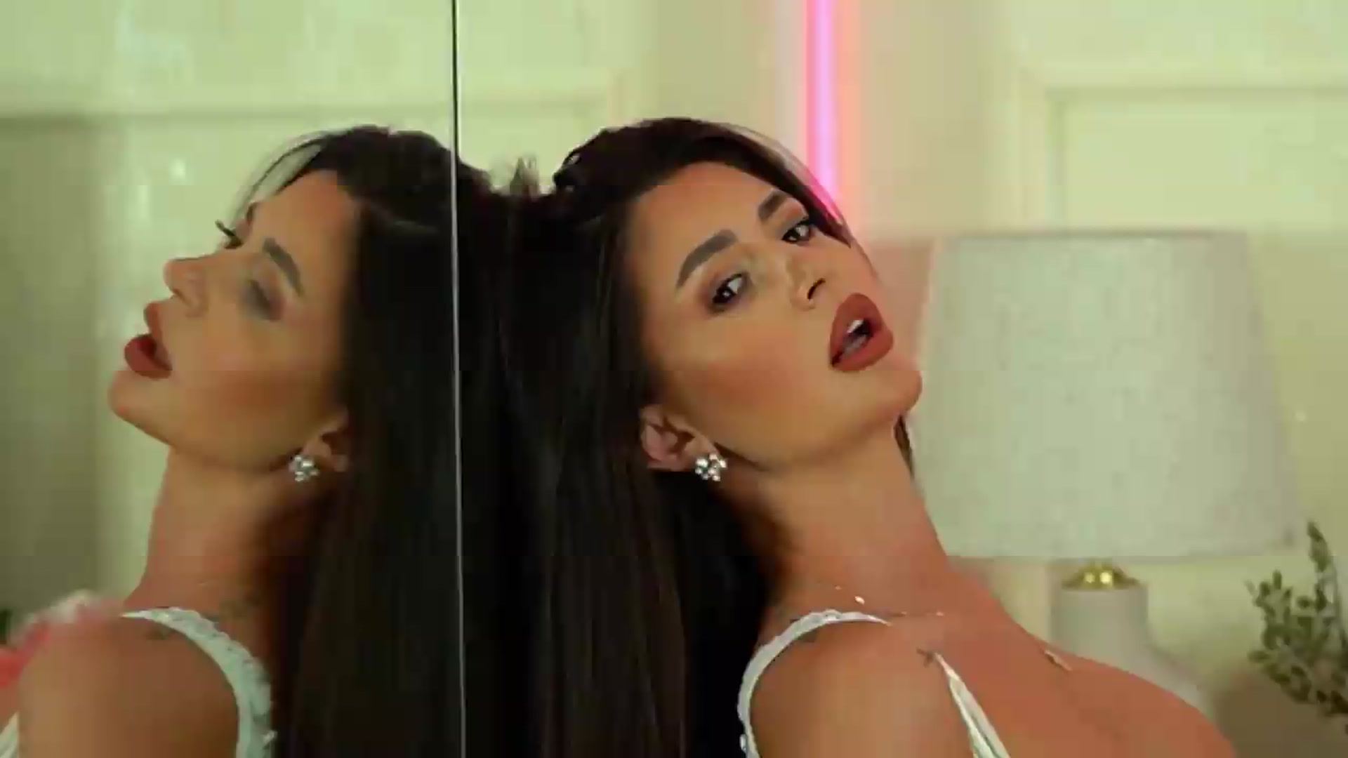 Gallery image thumbnail from AshleyBae's myfreecams stream on, 06/26/2026, 11:22 image 16 of 20