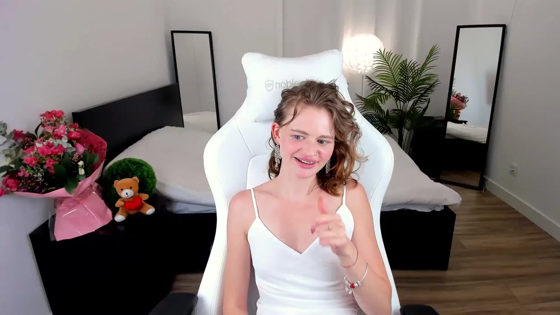 Gallery image thumbnail from AshleyBamby's myfreecams stream on, 08/27/2023, 23:26 image 18 of 20