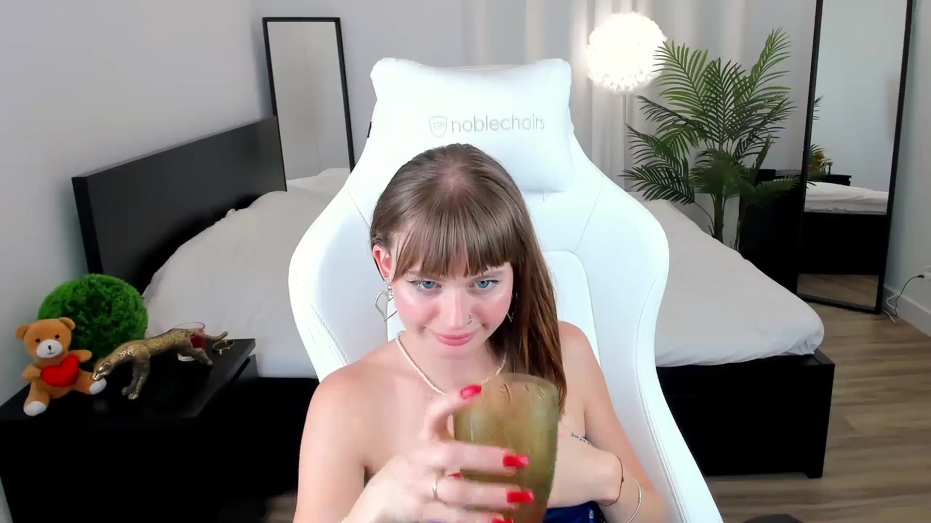 Gallery image thumbnail from AshleyBamby's myfreecams stream on, 09/06/2023, 21:43 image 4 of 20