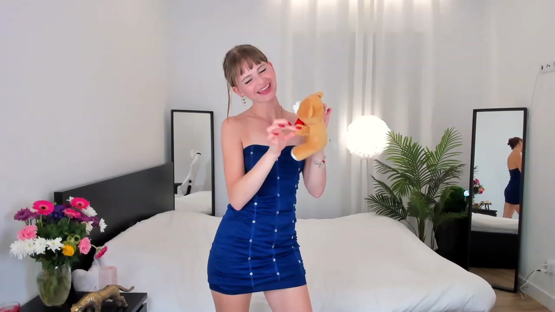Gallery image thumbnail from AshleyBamby's myfreecams stream on, 09/11/2023, 23:51 image 17 of 20