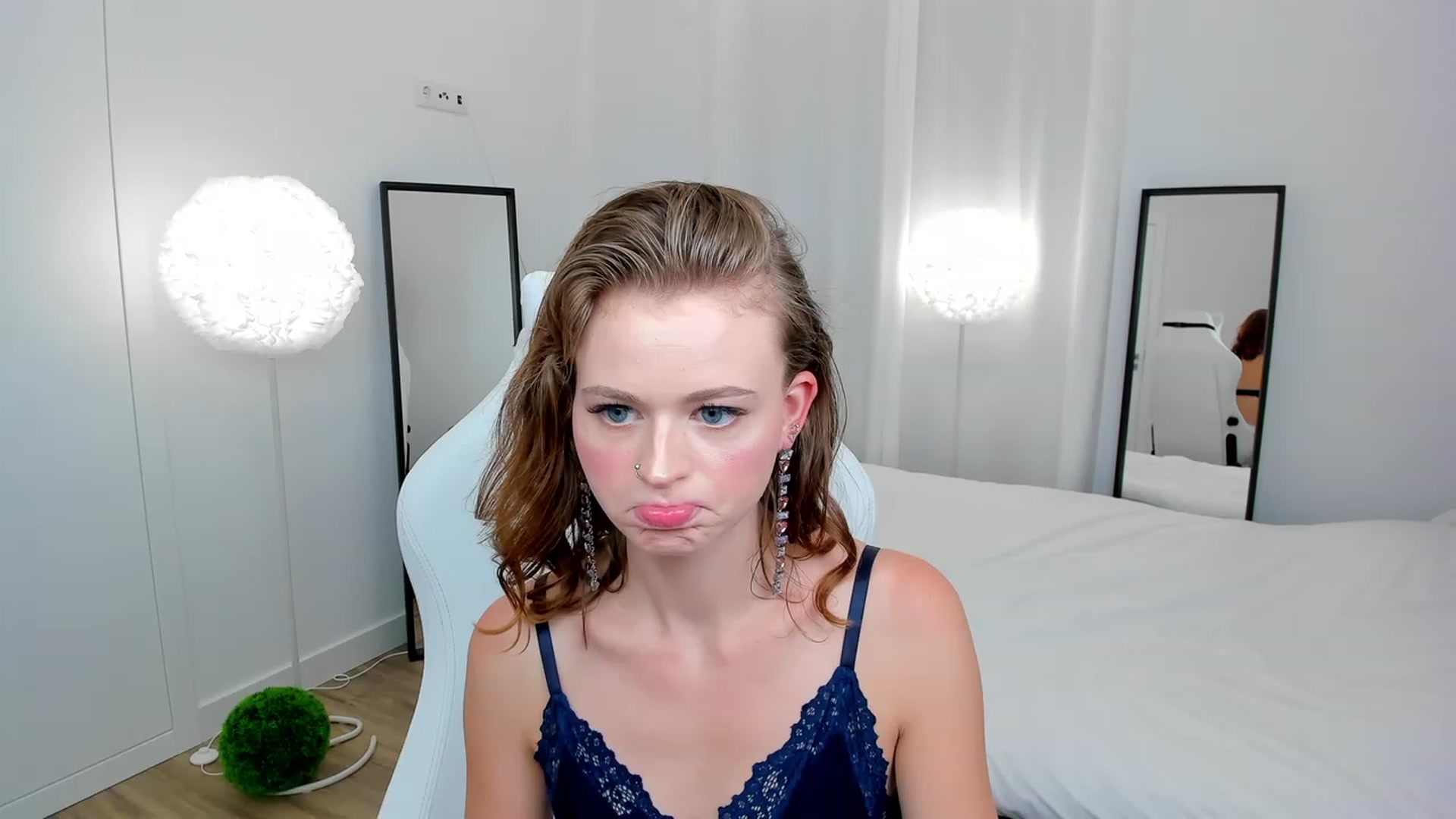 Gallery image thumbnail from AshleyBamby's myfreecams stream on, 09/21/2023, 24:21 image 18 of 20