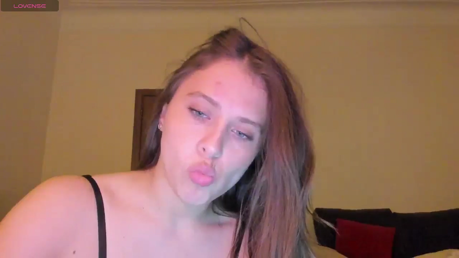 Gallery image thumbnail from AshleyBlush's myfreecams stream on, 12/17/2025, 02:47 image 17 of 20