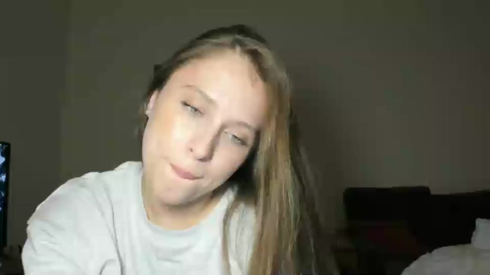 Gallery image thumbnail from AshleyBlush's myfreecams stream on, 12/17/2025, 22:33 image 12 of 20