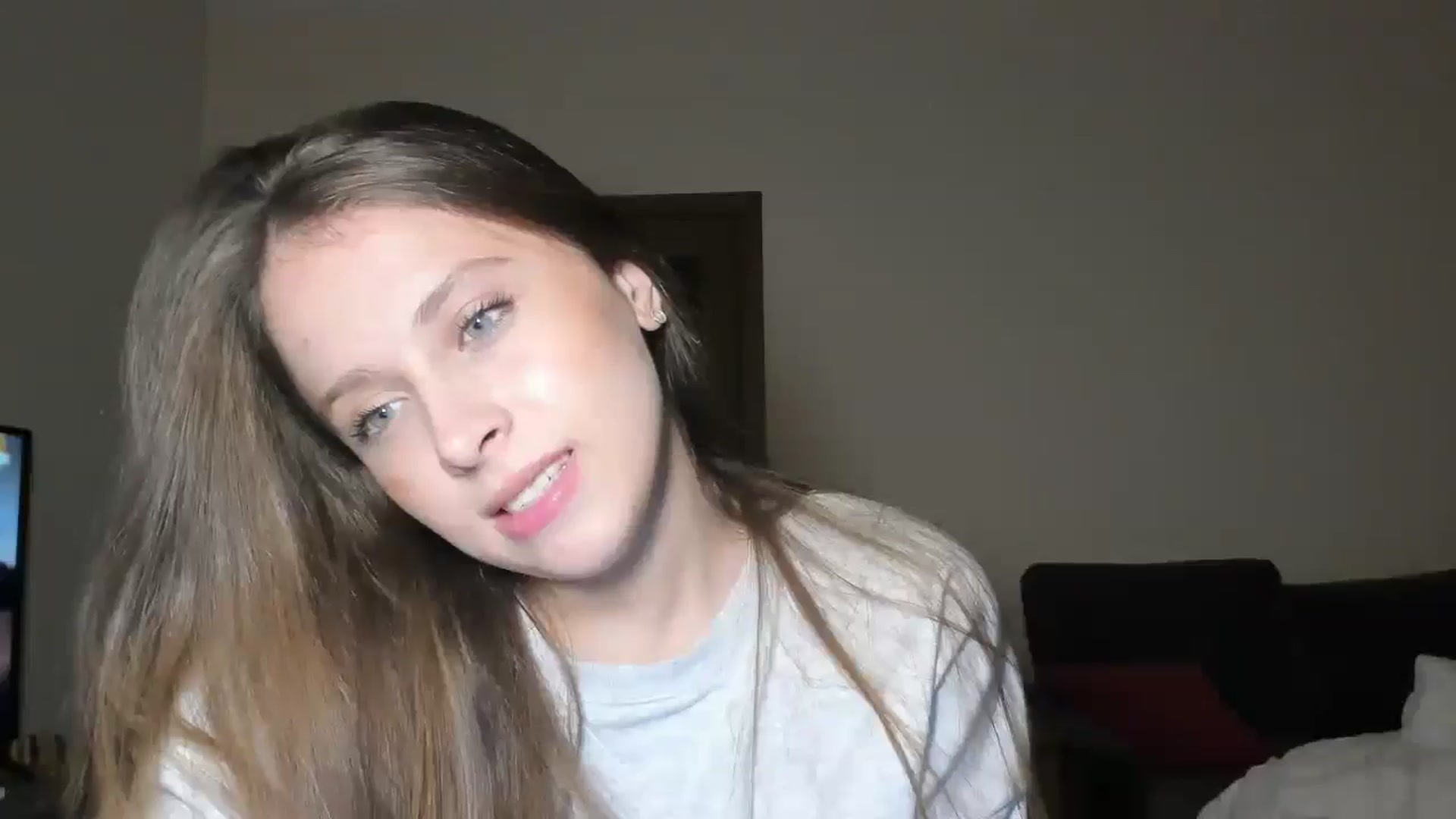 Gallery image thumbnail from AshleyBlush's myfreecams stream on, 12/17/2025, 22:33 image 16 of 20