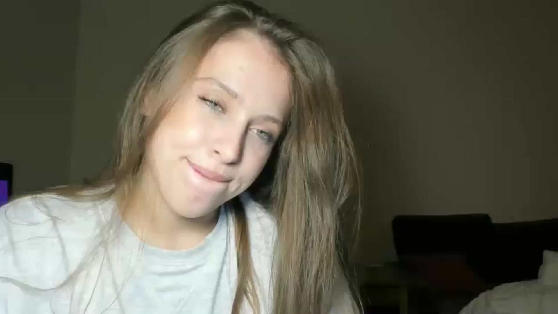 Gallery image thumbnail from AshleyBlush's myfreecams stream on, 12/17/2025, 22:33 image 10 of 20
