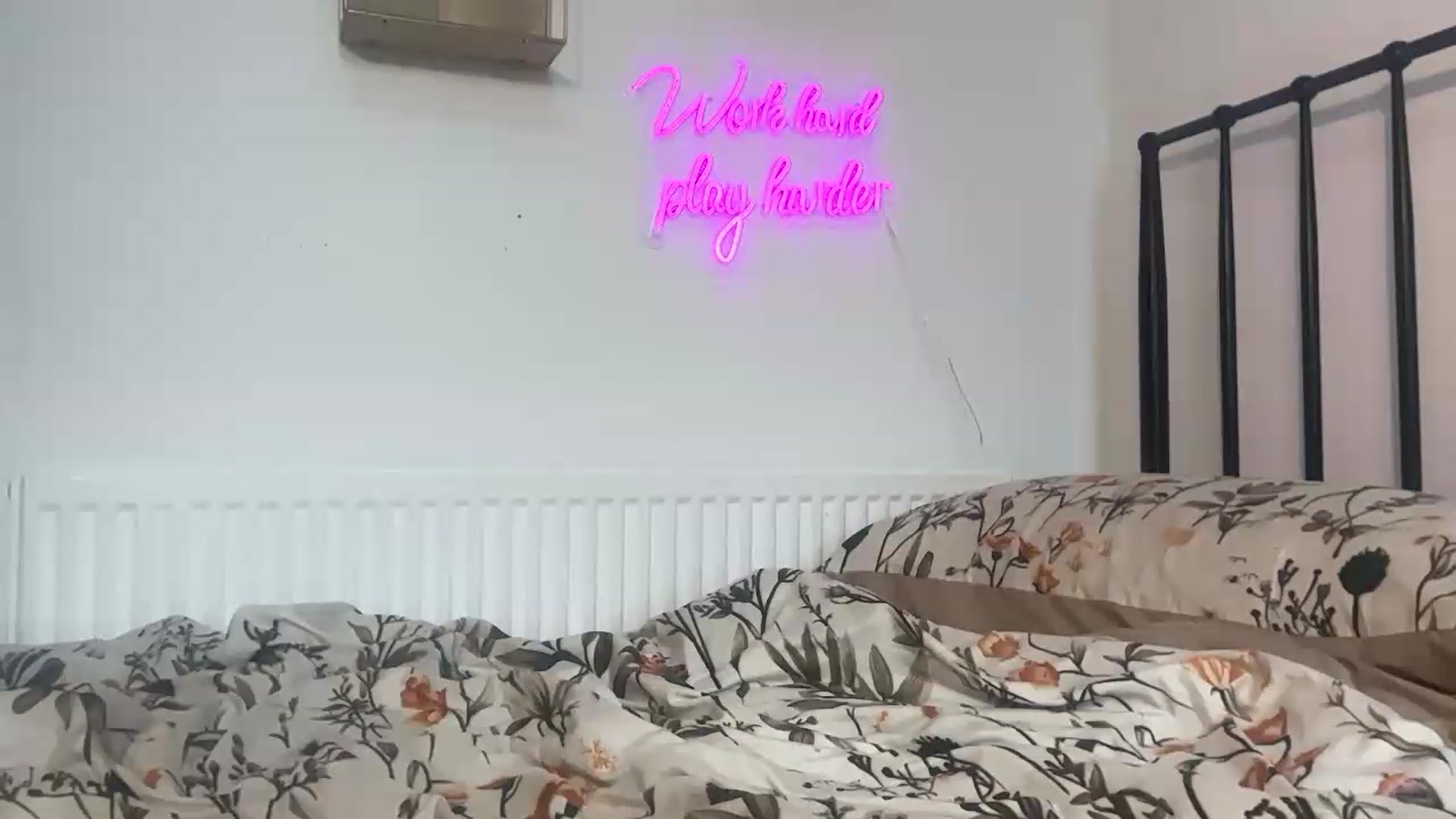 Gallery image thumbnail from AshleyCox's myfreecams stream on, 09/22/2026, 10:00 image 19 of 20