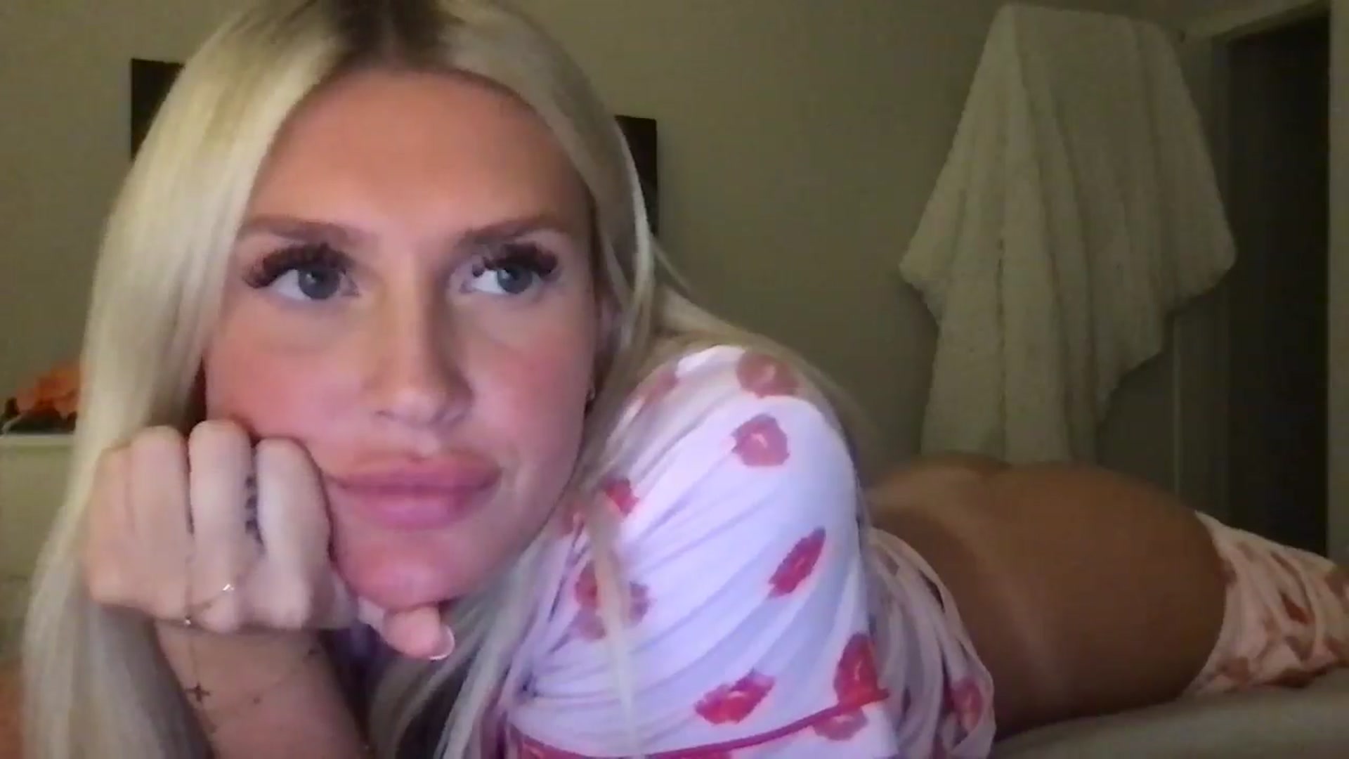Gallery image thumbnail from AshleyDavis's myfreecams stream on, 03/20/2026, 02:31 image 15 of 20