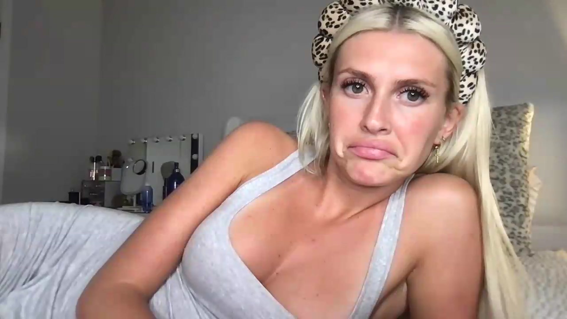 Gallery image thumbnail from AshleyDavis's myfreecams stream on, 05/28/2026, 02:08 image 13 of 20