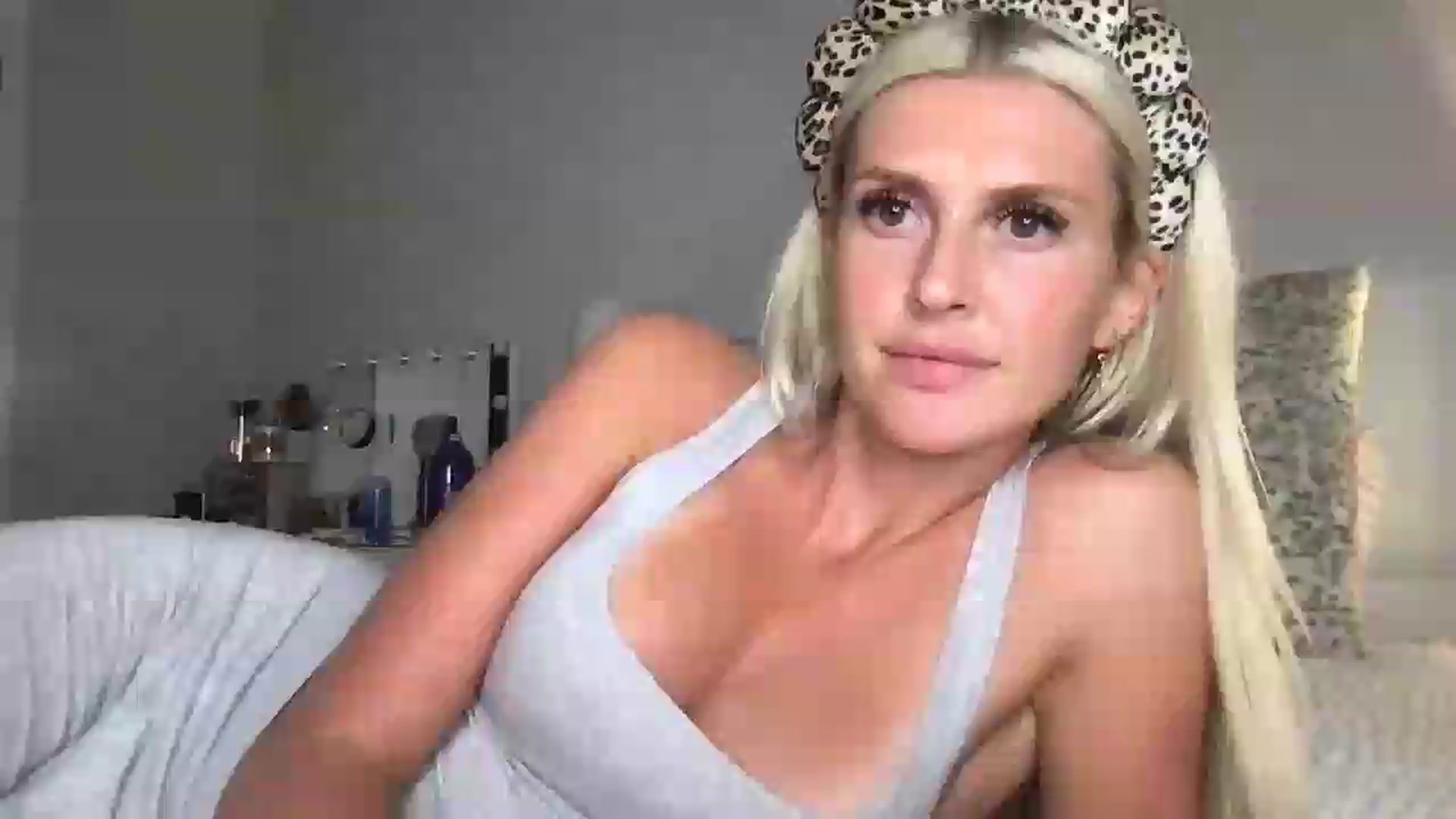Gallery image thumbnail from AshleyDavis's myfreecams stream on, 05/28/2026, 02:08 image 7 of 20