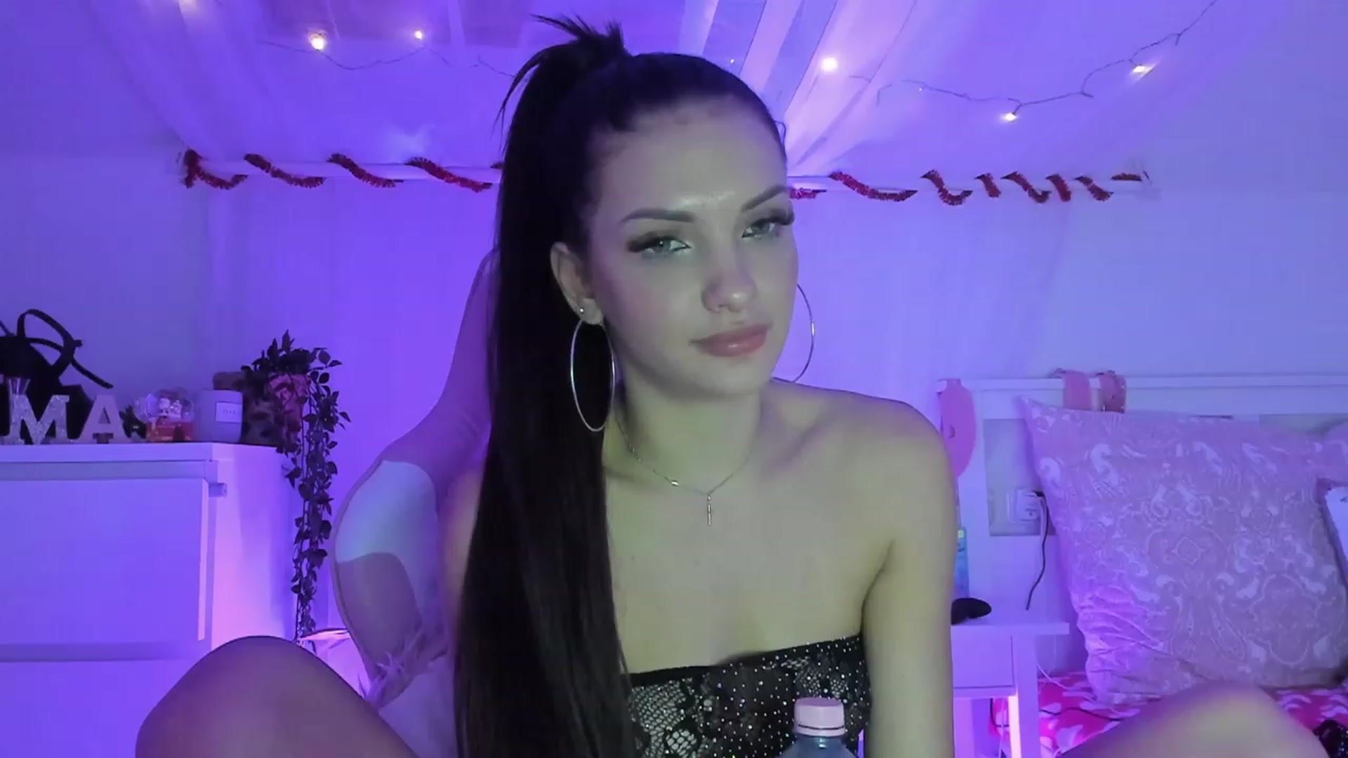 Gallery image thumbnail from AshleyJohnes's myfreecams stream on, 12/03/2022, 08:18 image 17 of 20