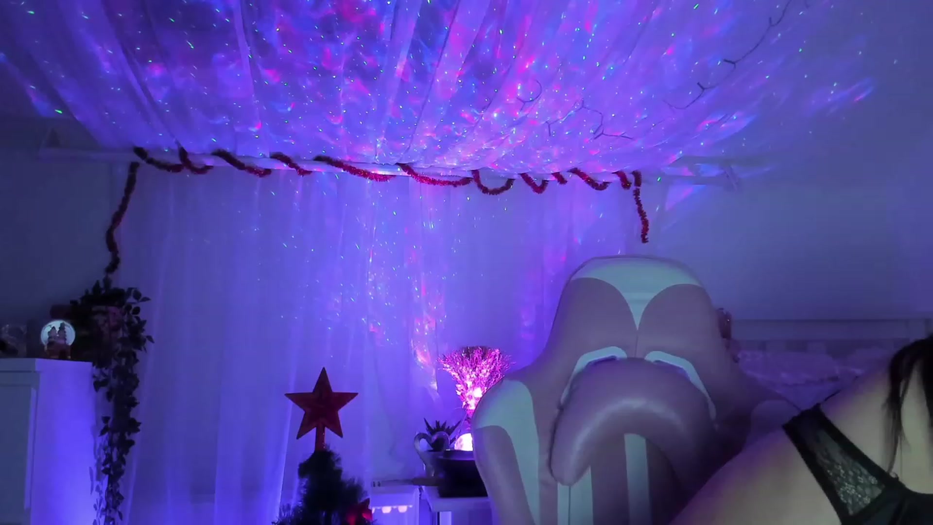 Gallery image thumbnail from AshleyJohnes's myfreecams stream on, 12/16/2022, 08:13 image 1 of 20
