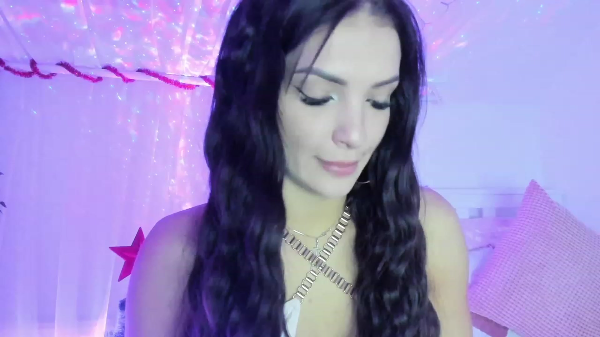 Gallery image thumbnail from AshleyJohnes's myfreecams stream on, 12/18/2022, 09:06 image 2 of 20