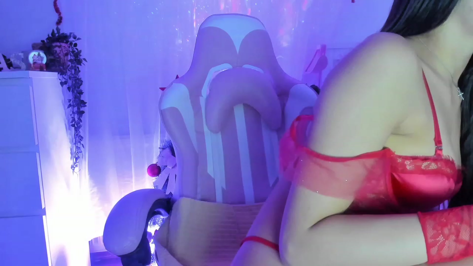 Gallery image thumbnail from AshleyJohnes's myfreecams stream on, 12/21/2022, 06:21 image 6 of 20