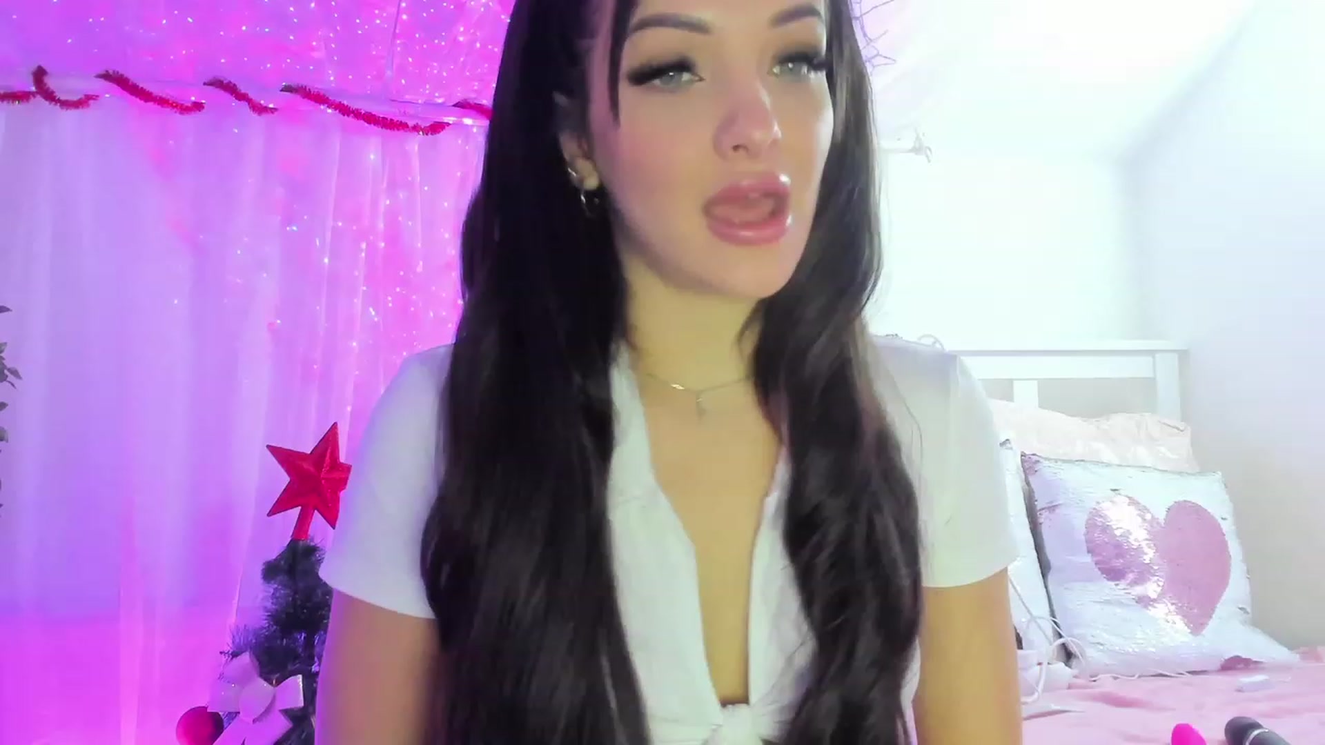 Gallery image thumbnail from AshleyJohnes's myfreecams stream on, 12/29/2022, 05:47 image 2 of 20