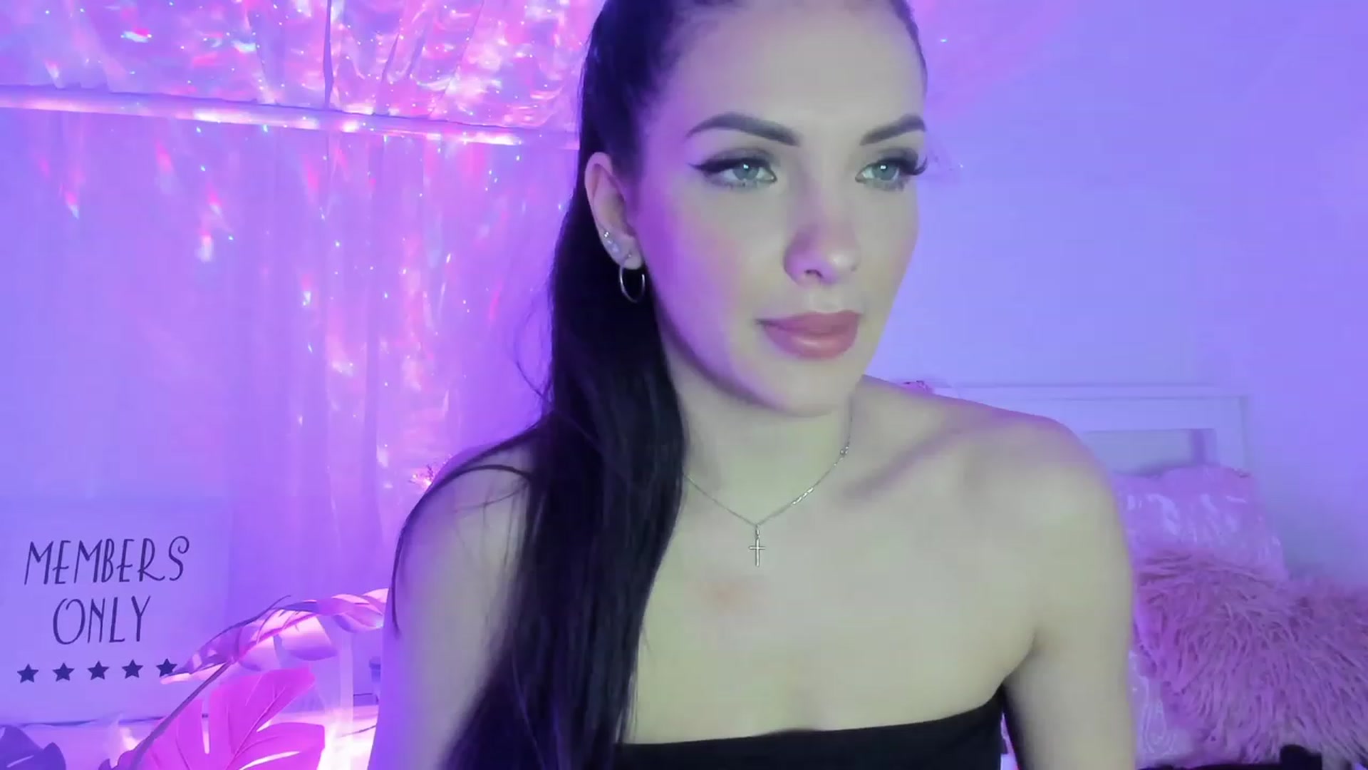 Gallery image thumbnail from AshleyJohnes's myfreecams stream on, 01/10/2023, 07:35 image 10 of 20
