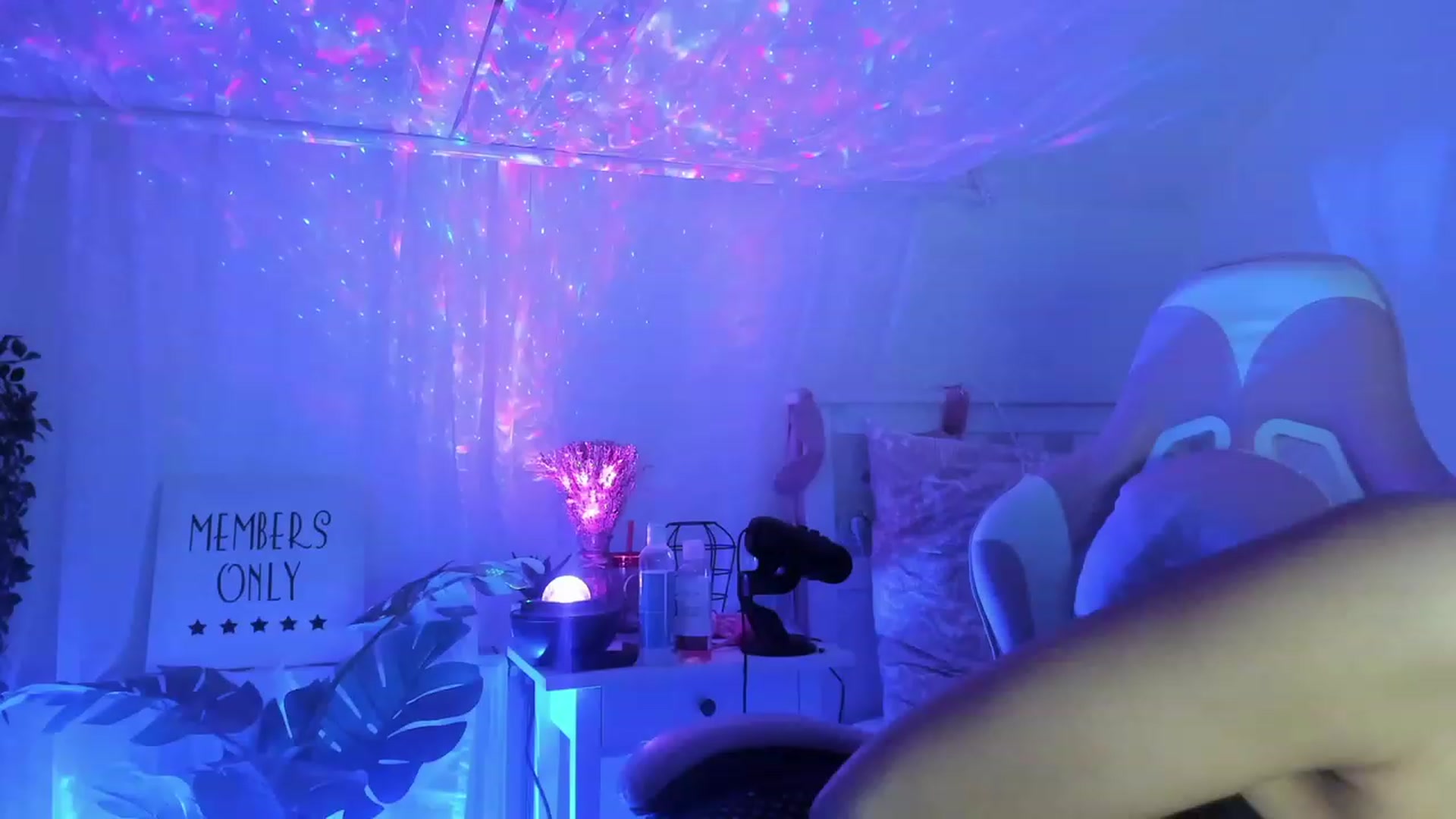 Gallery image thumbnail from AshleyJohnes's myfreecams stream on, 01/13/2023, 08:44 image 1 of 20