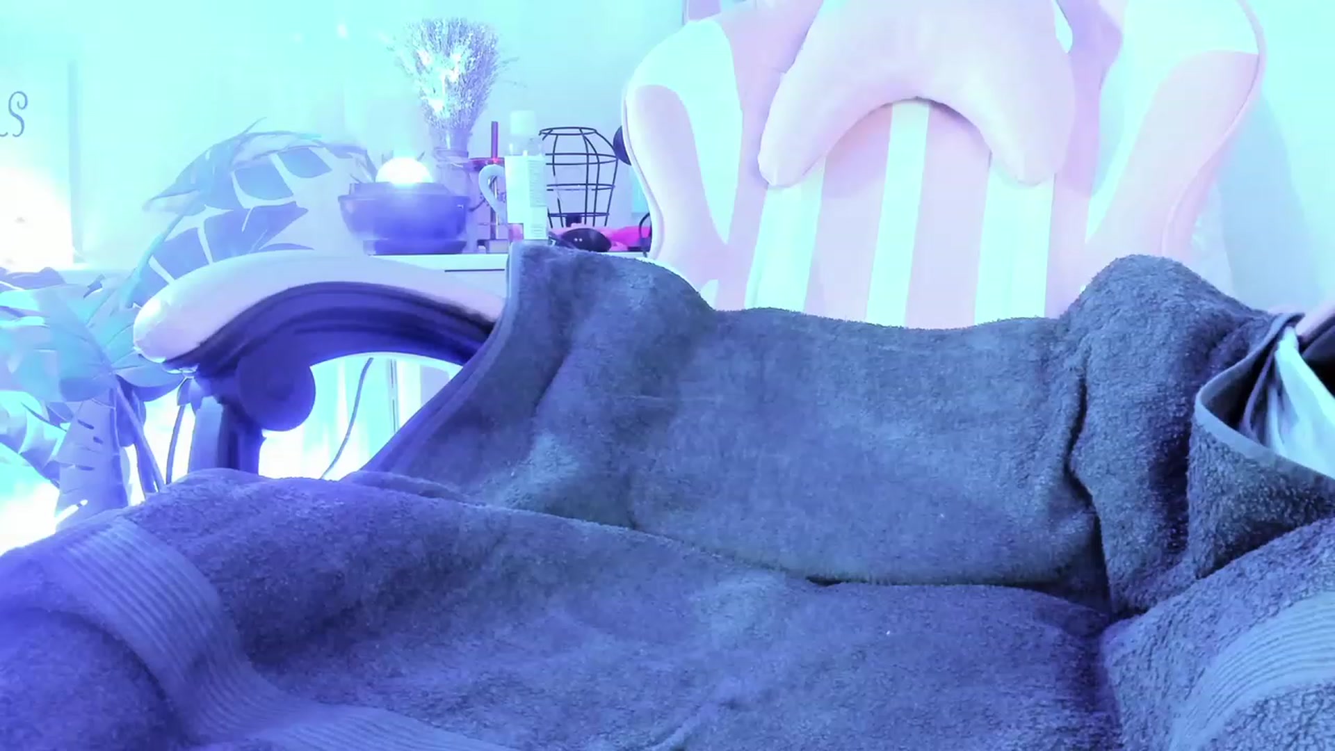 Gallery image thumbnail from AshleyJohnes's myfreecams stream on, 01/28/2023, 06:54 image 15 of 20