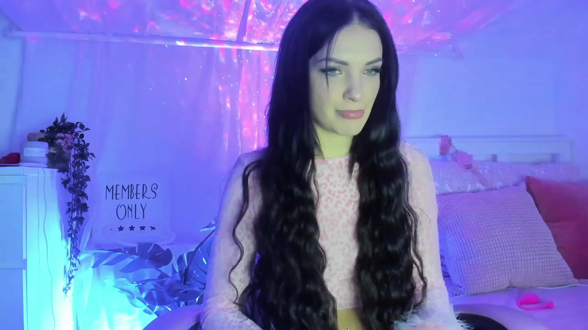 Gallery image thumbnail from AshleyJohnes's myfreecams stream on, 02/11/2023, 05:36 image 3 of 20