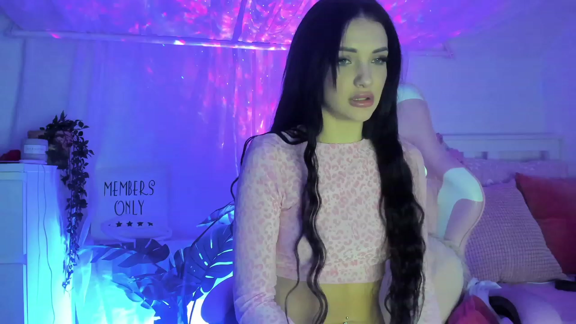 Gallery image thumbnail from AshleyJohnes's myfreecams stream on, 02/11/2023, 05:36 image 8 of 20