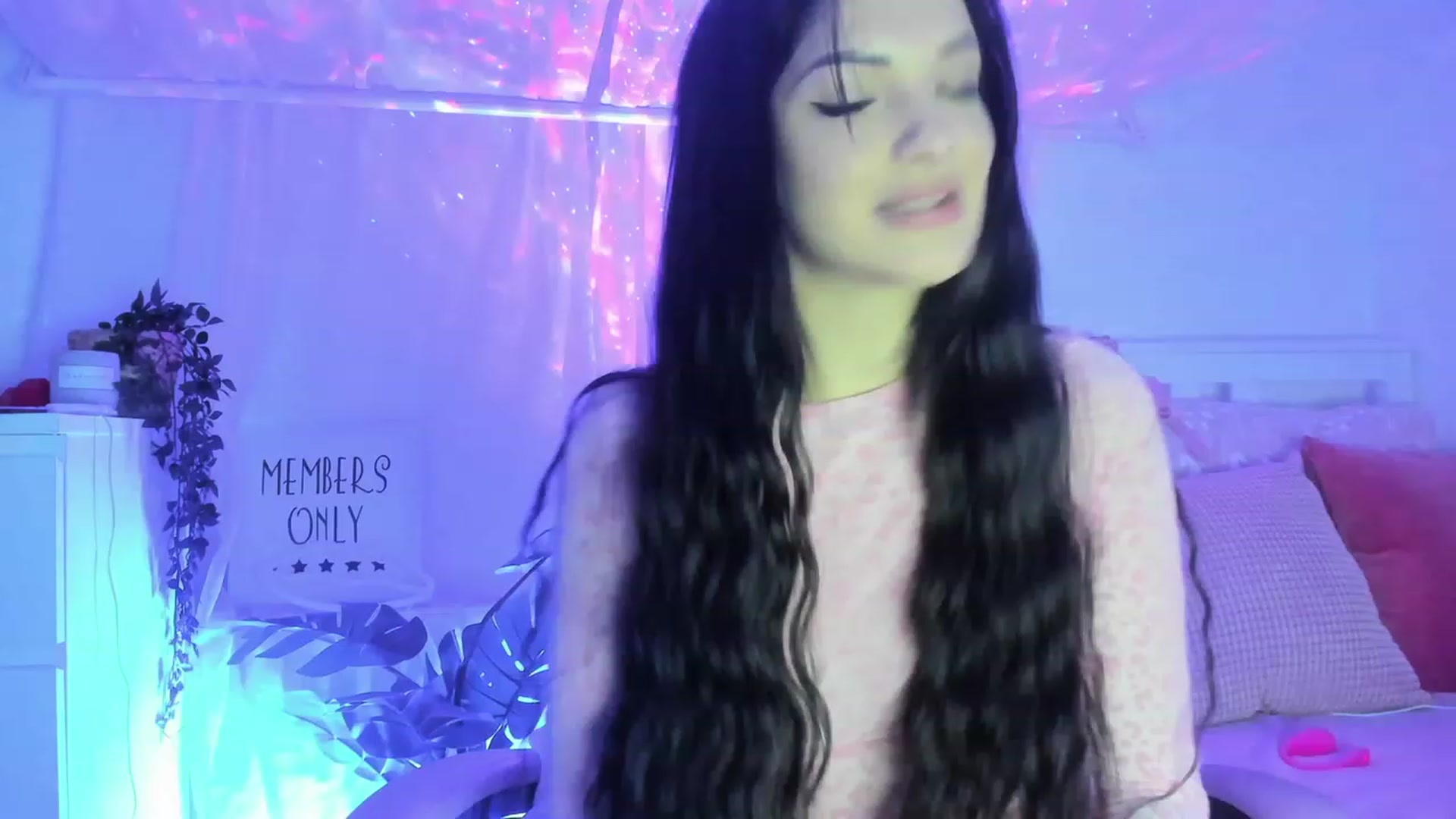 Gallery image thumbnail from AshleyJohnes's myfreecams stream on, 02/11/2023, 05:36 image 1 of 20