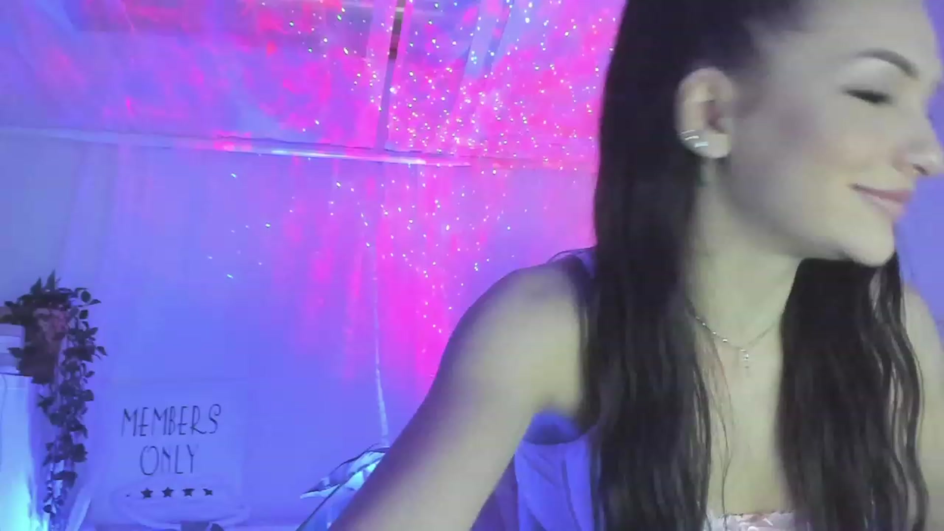 Gallery image thumbnail from AshleyJohnes's myfreecams stream on, 02/15/2023, 09:25 image 6 of 20