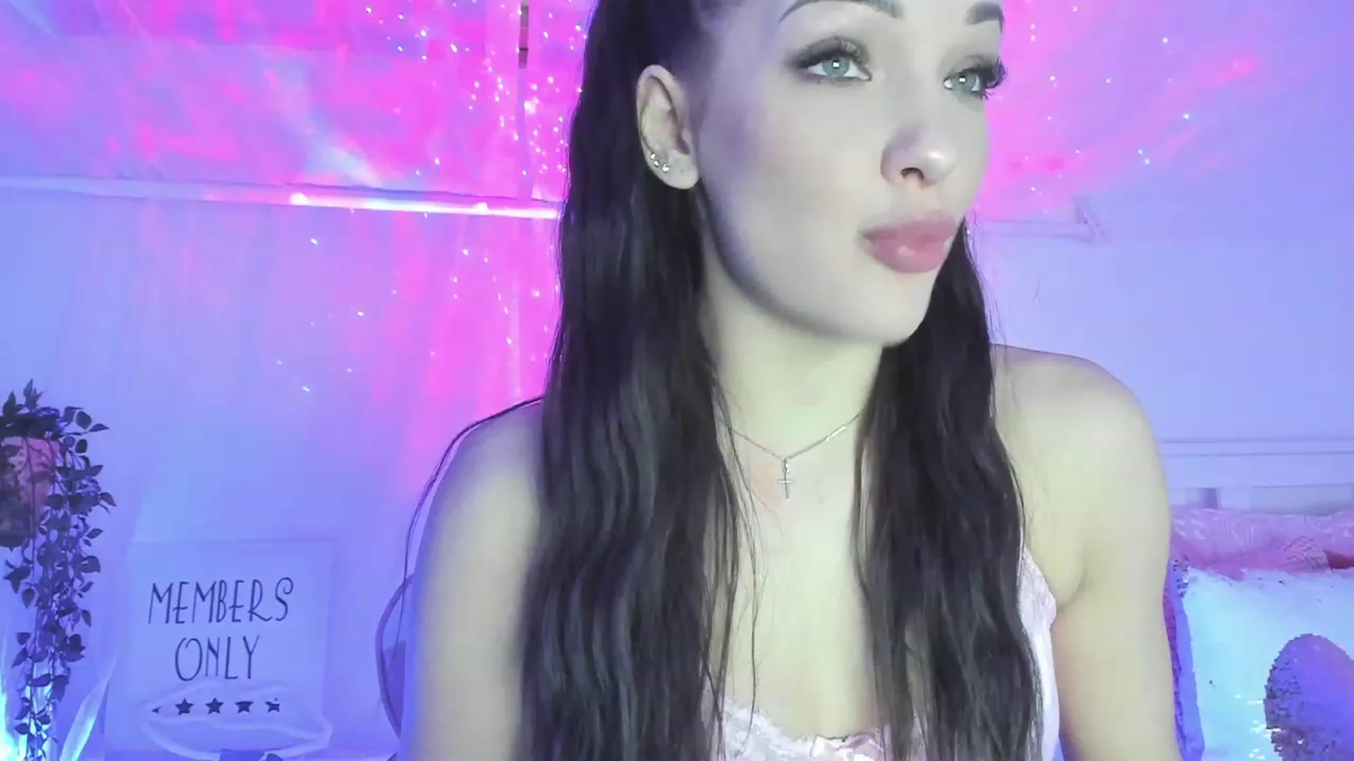Gallery image thumbnail from AshleyJohnes's myfreecams stream on, 02/15/2023, 09:25 image 5 of 20