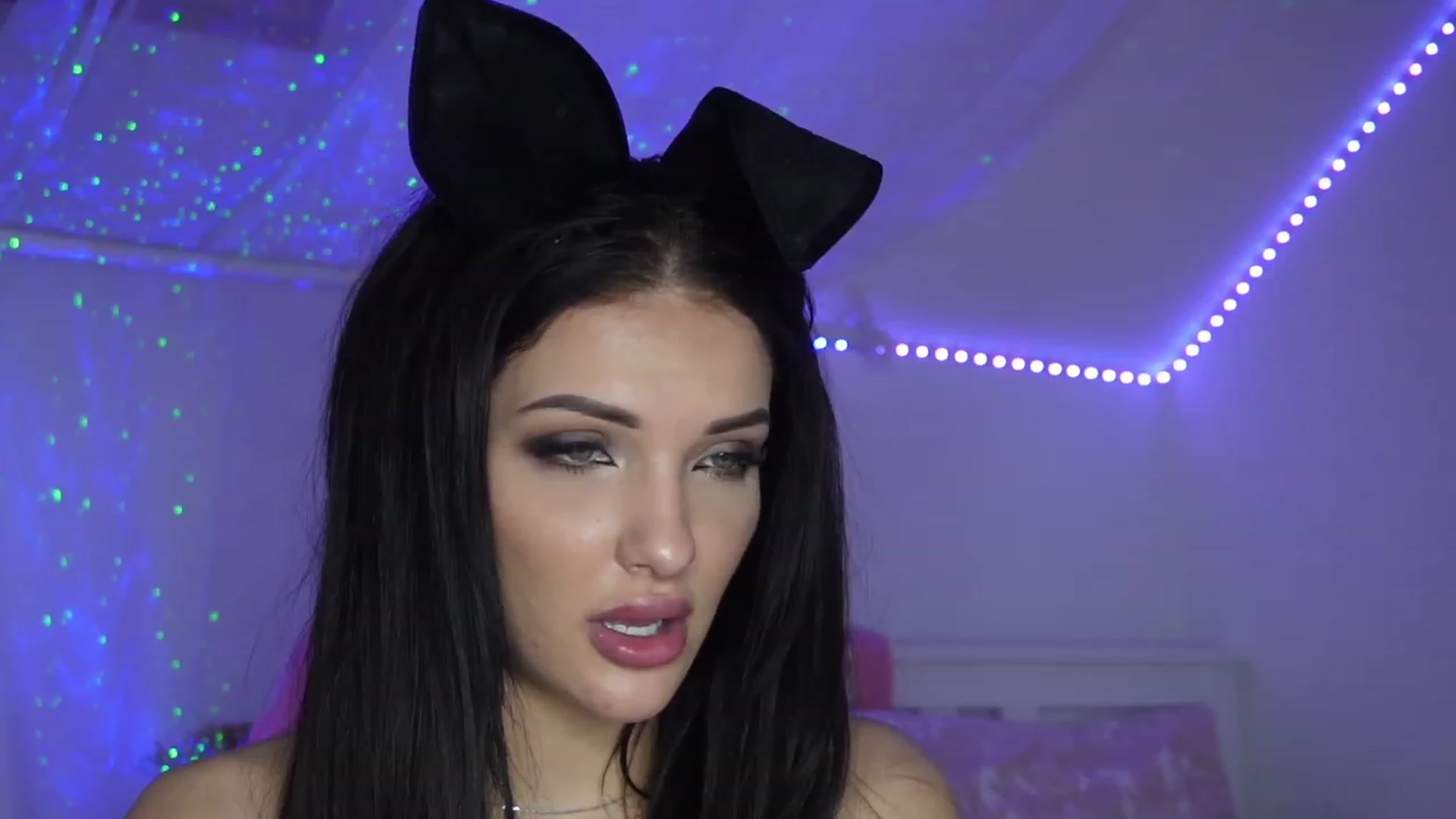 Gallery image thumbnail from AshleyJohnes's myfreecams stream on, 04/10/2023, 04:15 image 6 of 20