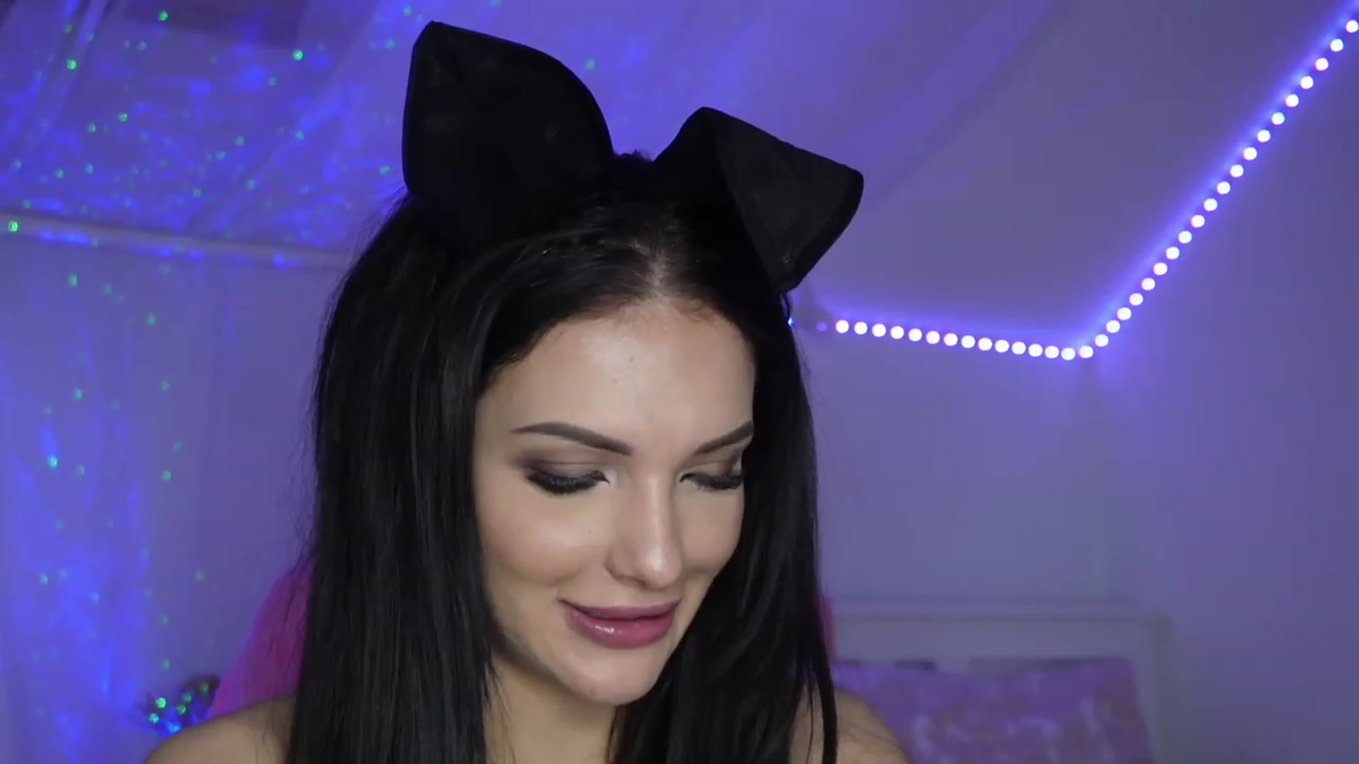 Gallery image thumbnail from AshleyJohnes's myfreecams stream on, 04/10/2023, 04:15 image 4 of 20