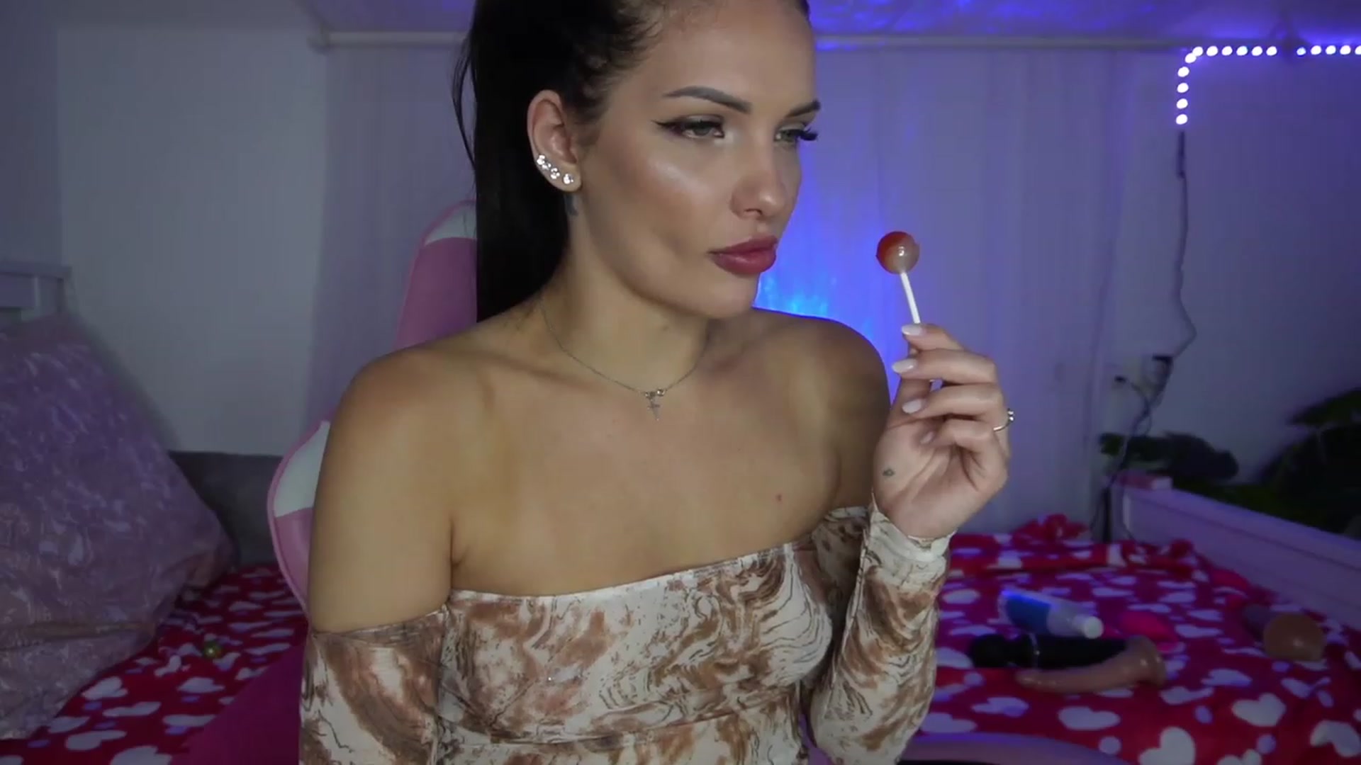 Gallery image thumbnail from AshleyJohnes's myfreecams stream on, 06/30/2023, 05:10 image 15 of 20