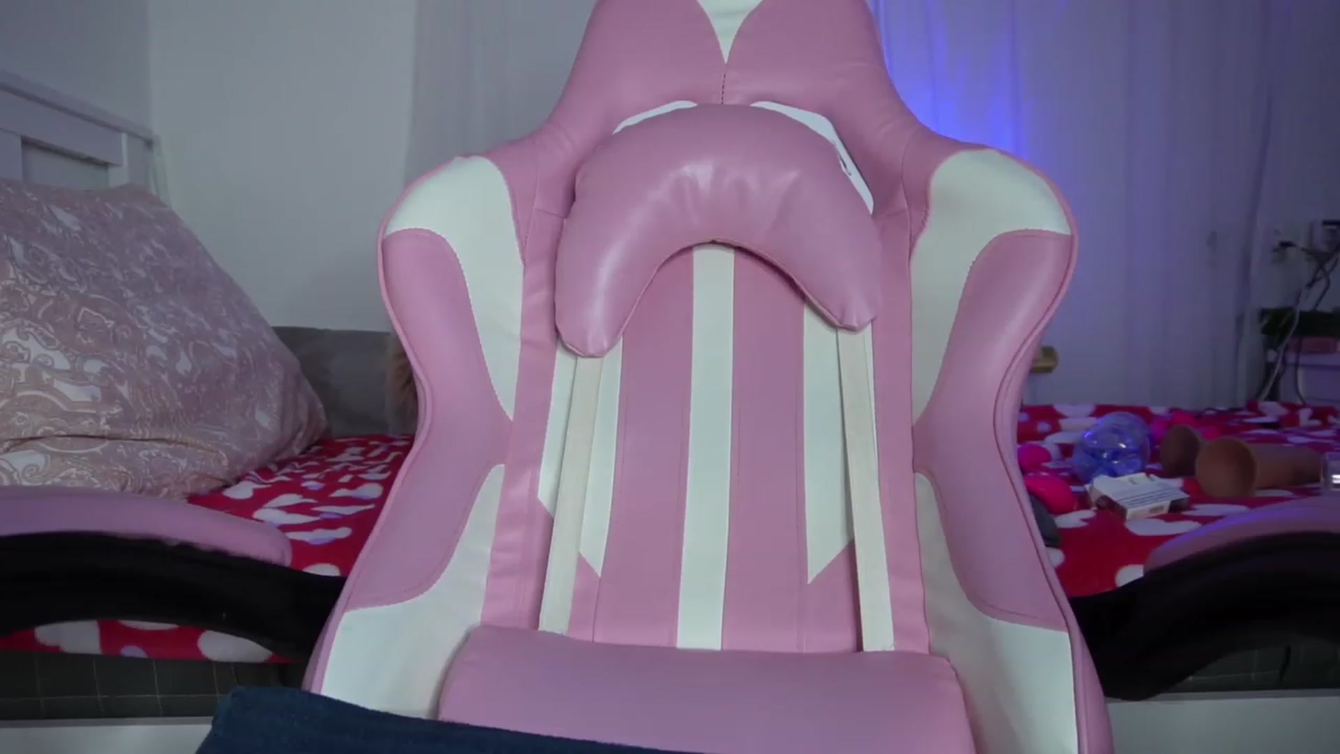 Gallery image thumbnail from AshleyJohnes's myfreecams stream on, 07/05/2023, 07:45 image 12 of 20