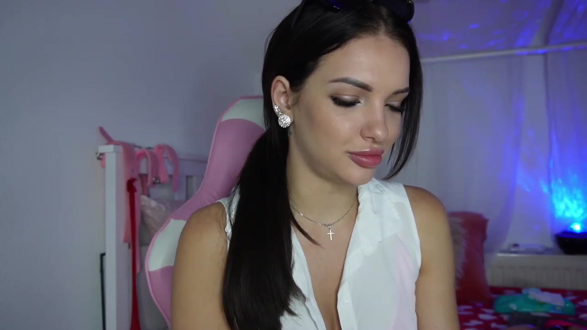 Gallery image thumbnail from AshleyJohnes's myfreecams stream on, 07/06/2023, 05:50 image 2 of 20