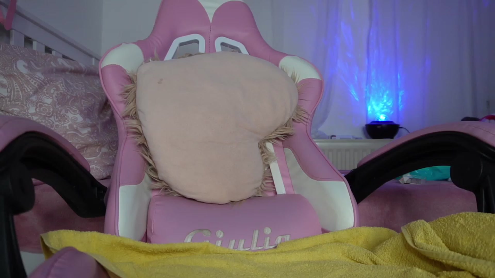 Gallery image thumbnail from AshleyJohnes's myfreecams stream on, 07/08/2023, 07:46 image 6 of 20