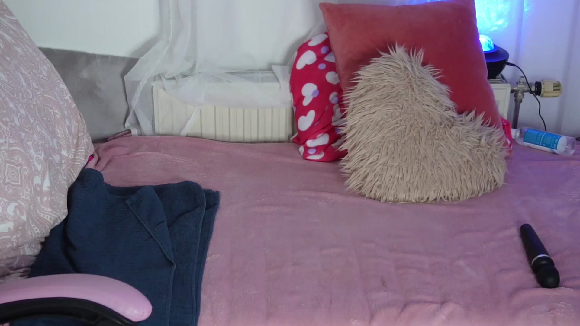Gallery image thumbnail from AshleyJohnes's myfreecams stream on, 07/12/2023, 03:53 image 14 of 20