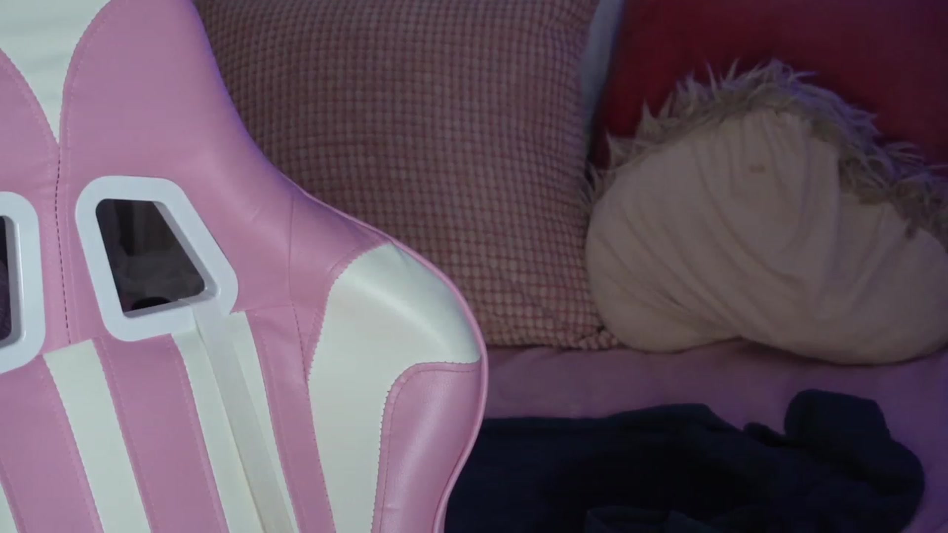 Gallery image thumbnail from AshleyJohnes's myfreecams stream on, 08/13/2023, 06:26 image 20 of 20