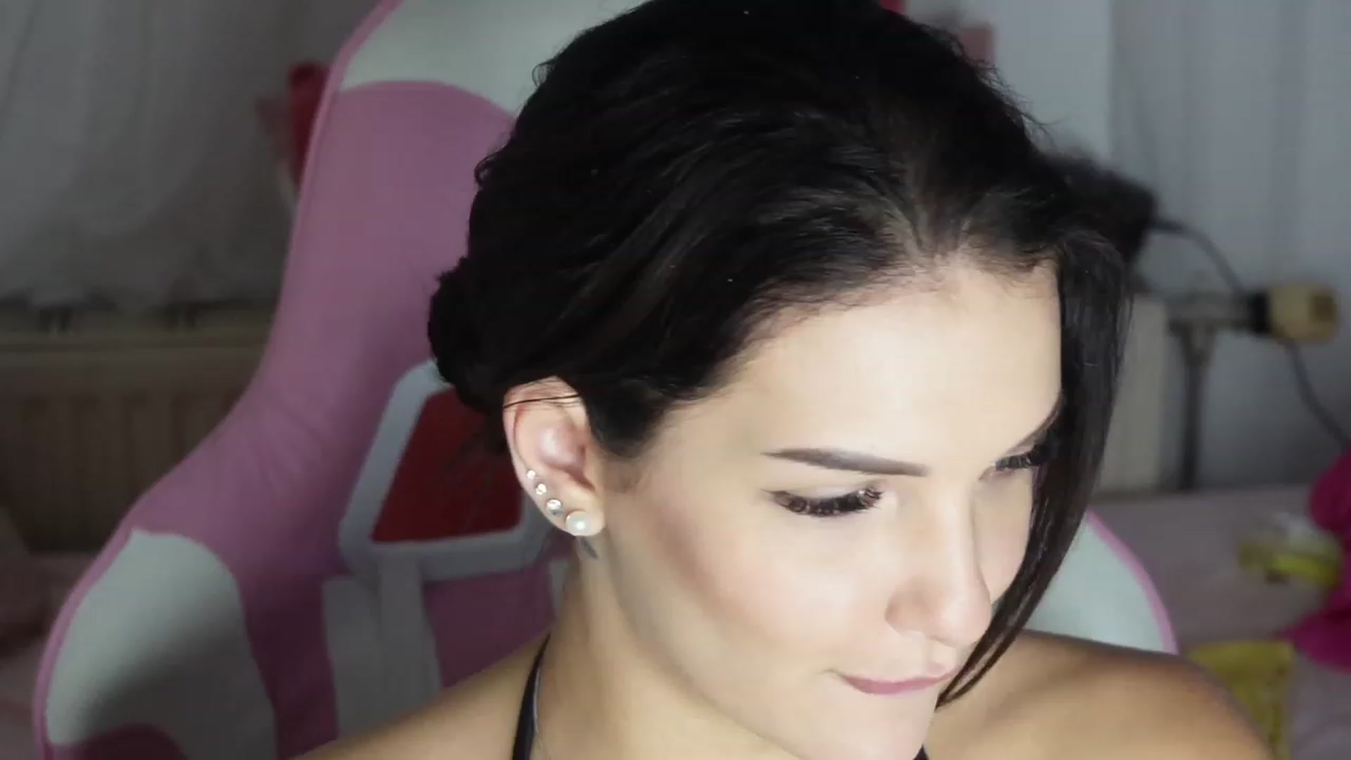 Gallery image thumbnail from AshleyJohnes's myfreecams stream on, 08/22/2023, 08:04 image 18 of 20