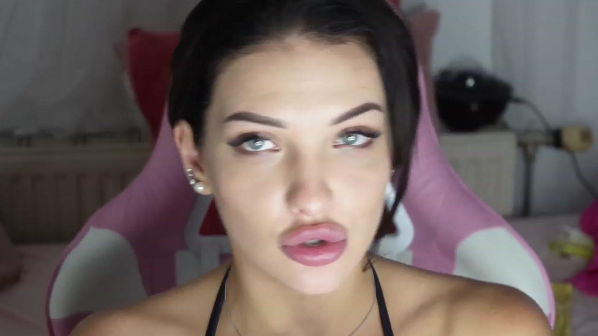 Gallery image thumbnail from AshleyJohnes's myfreecams stream on, 08/22/2023, 08:04 image 19 of 20
